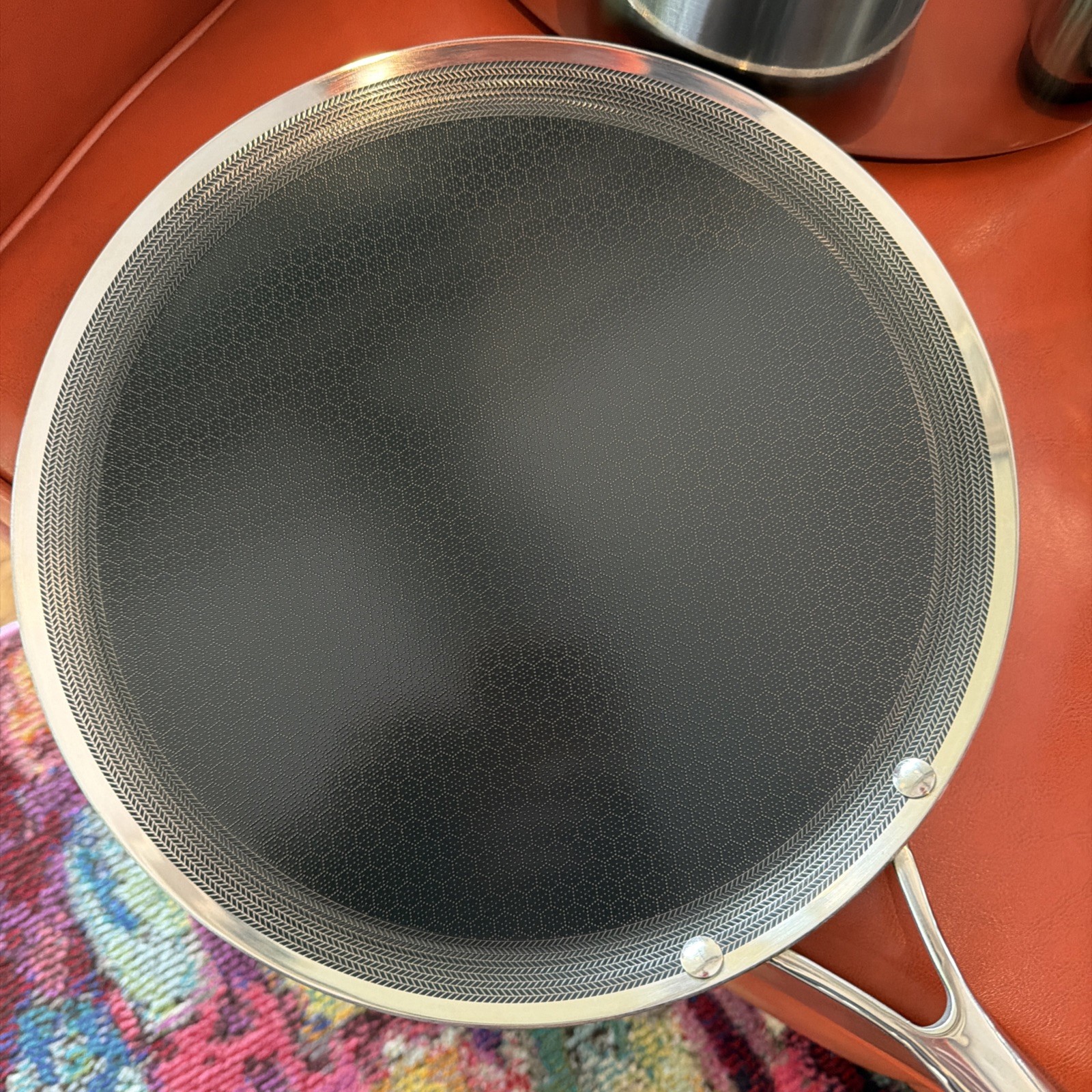 FANTASTIC! HexClad Hybrid Cookware 5-Pc Set w Lids 7QT, 1QT Pot & 12” Griddle