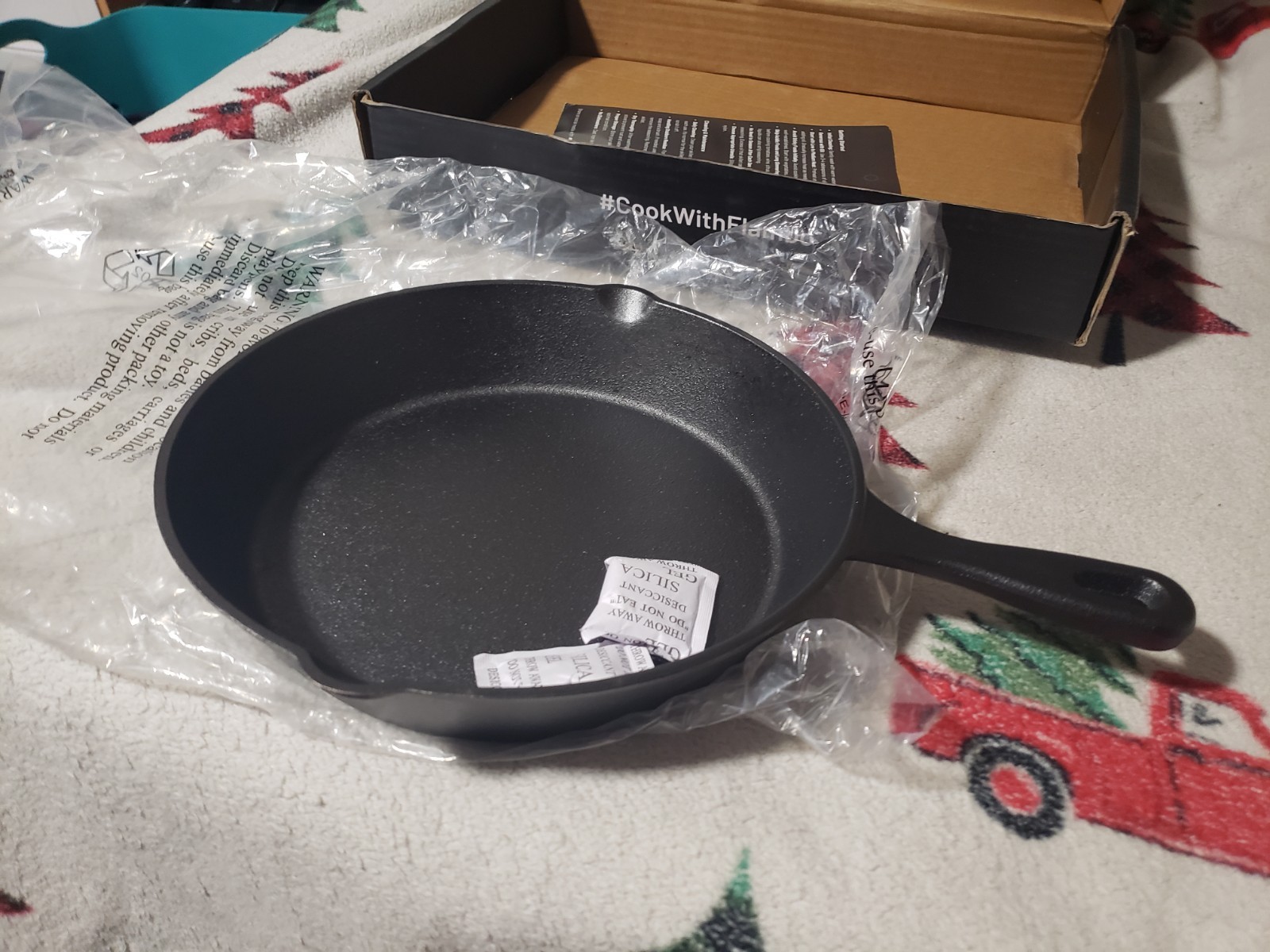 Skillet #10 – Naturally Non-Stick 10 Inch Pre-Seasoned Cast Iron Frying Pan – Sm