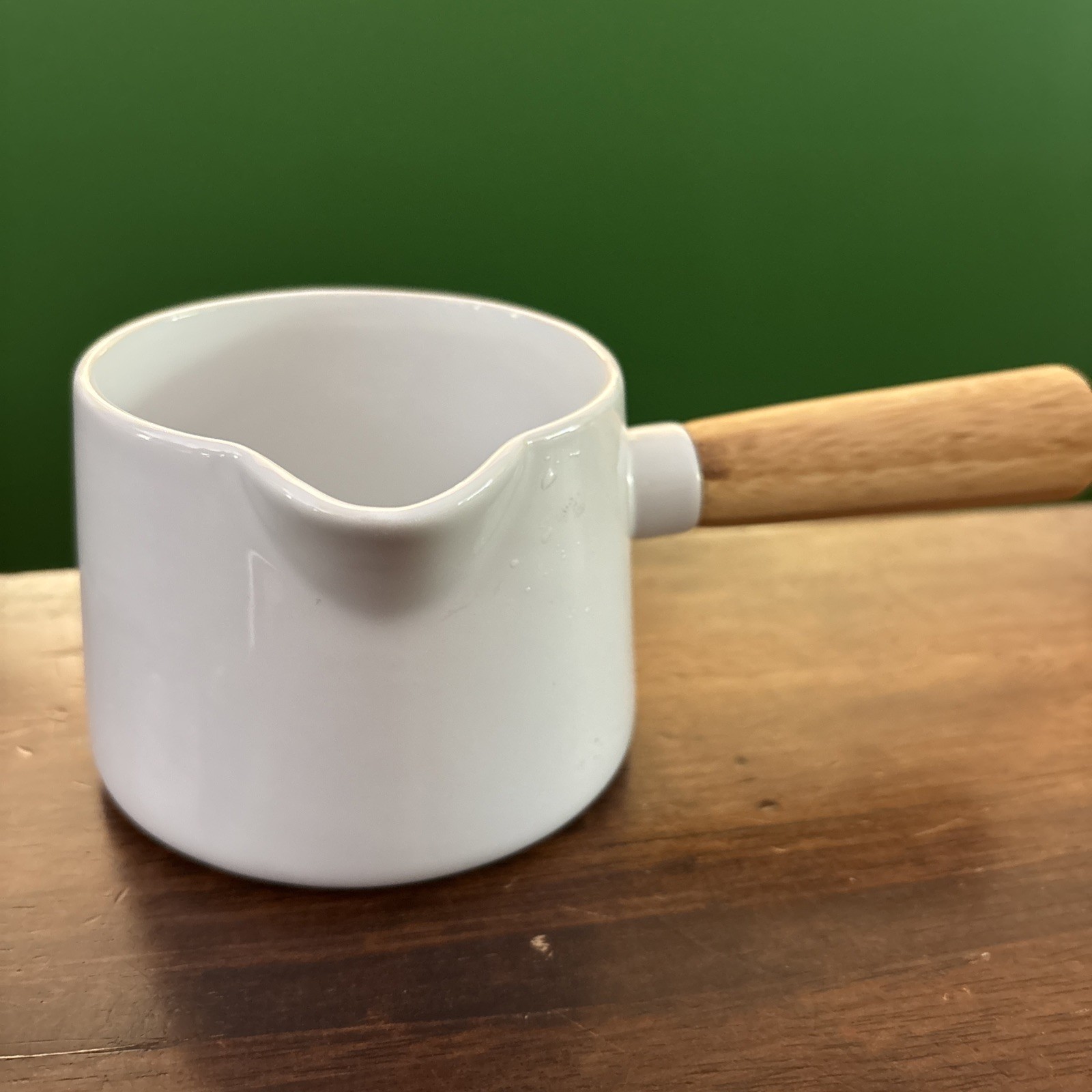 Chantal Pouring Pot 1 Cup Ceramic Cream Wood Handle Microwave Safe 92-POUR