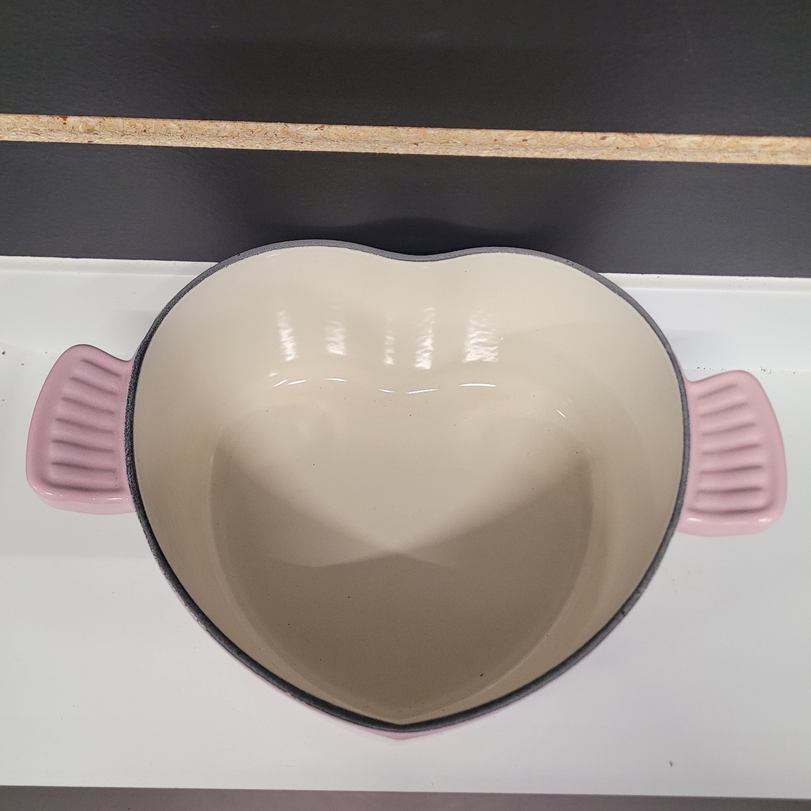 Le Creuset Cocotte D’amour Dish SHELL PINK 1L Heart shaped Cast Iron