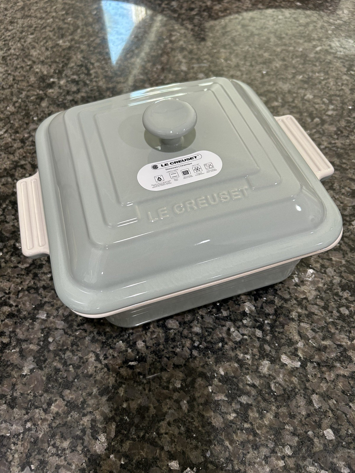 Le Creuset Stoneware 3-Quart Square Casserole with Lid, pistache green