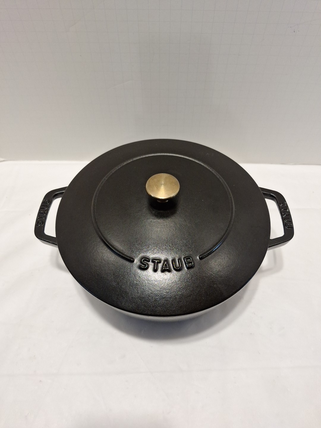 STAUB 24cm/3.75-Qt Essential French Oven Matte Black France Read Desc See Pics
