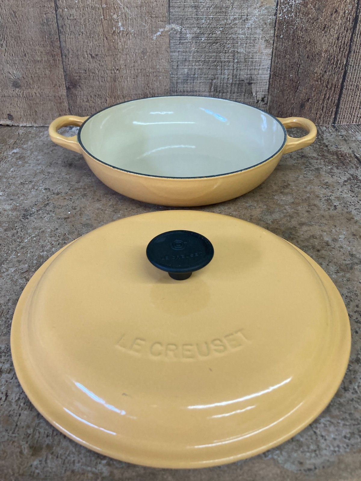 Le Creuset Shallow Casserole Braiser 22cm 8-2/3in 1.5Qt Enamel Cast Iron