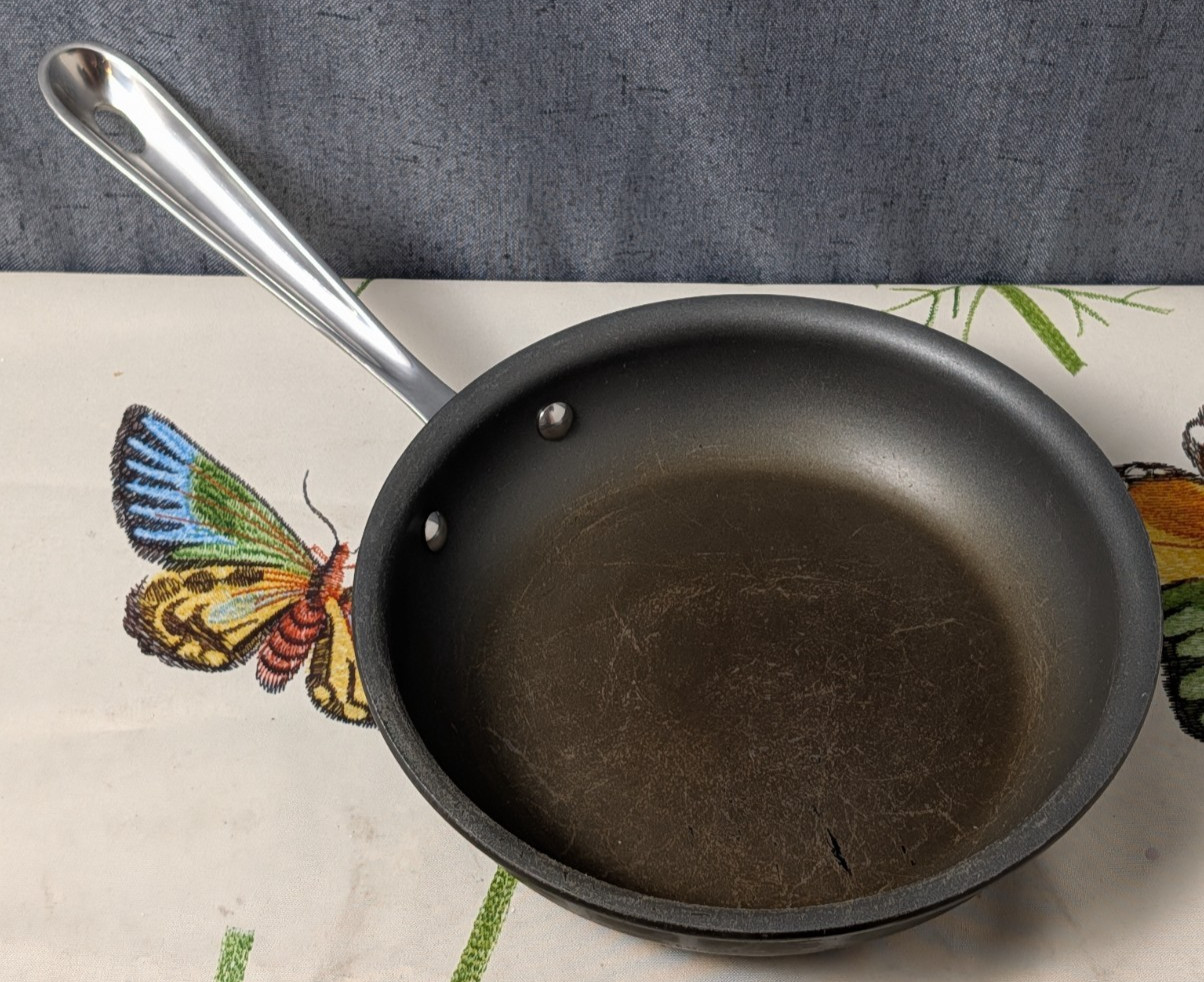 All-Clad 8 IN / 20 CM Hard-Anodized Nonstick Frying Pan Skillet Chef Used