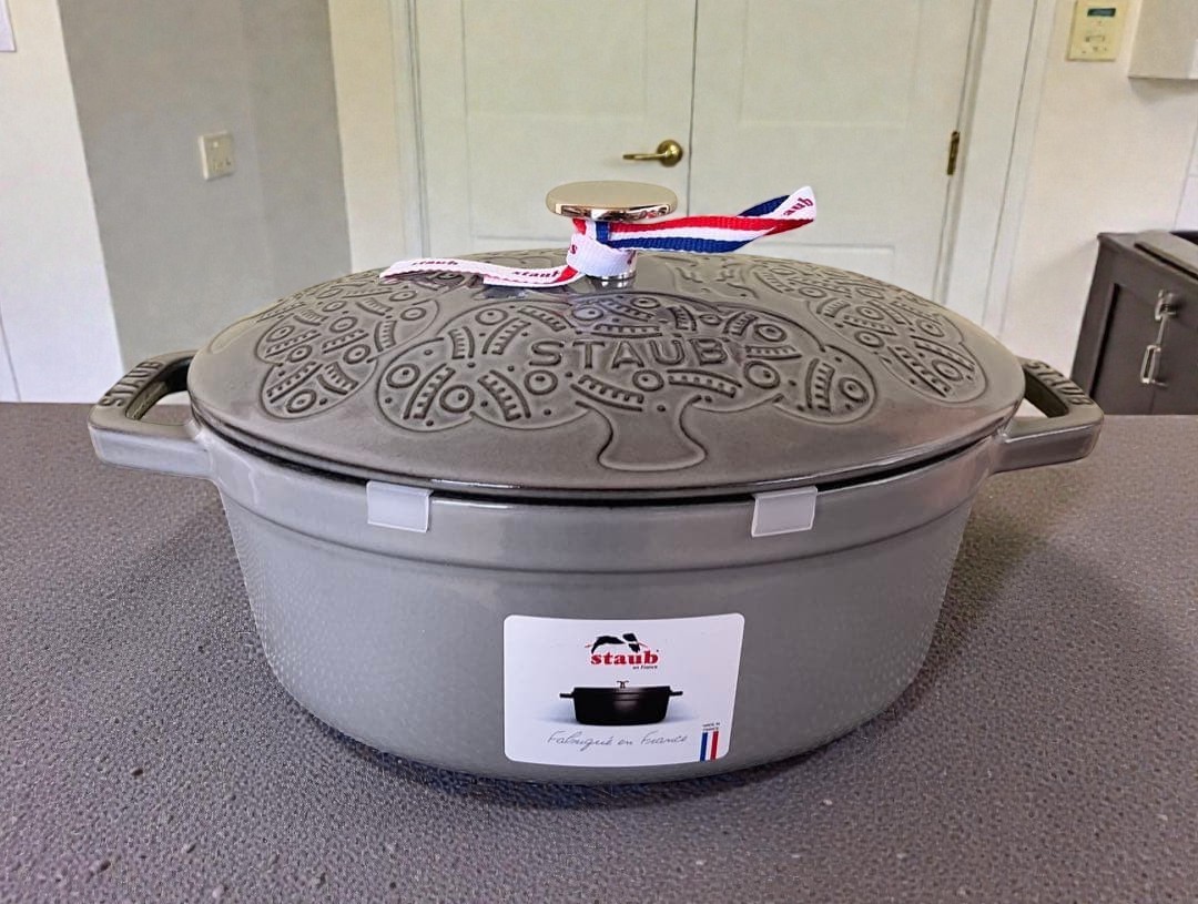Staub Minaperhonen Forest Cocotte Oval 23cm gray limited NEW JP