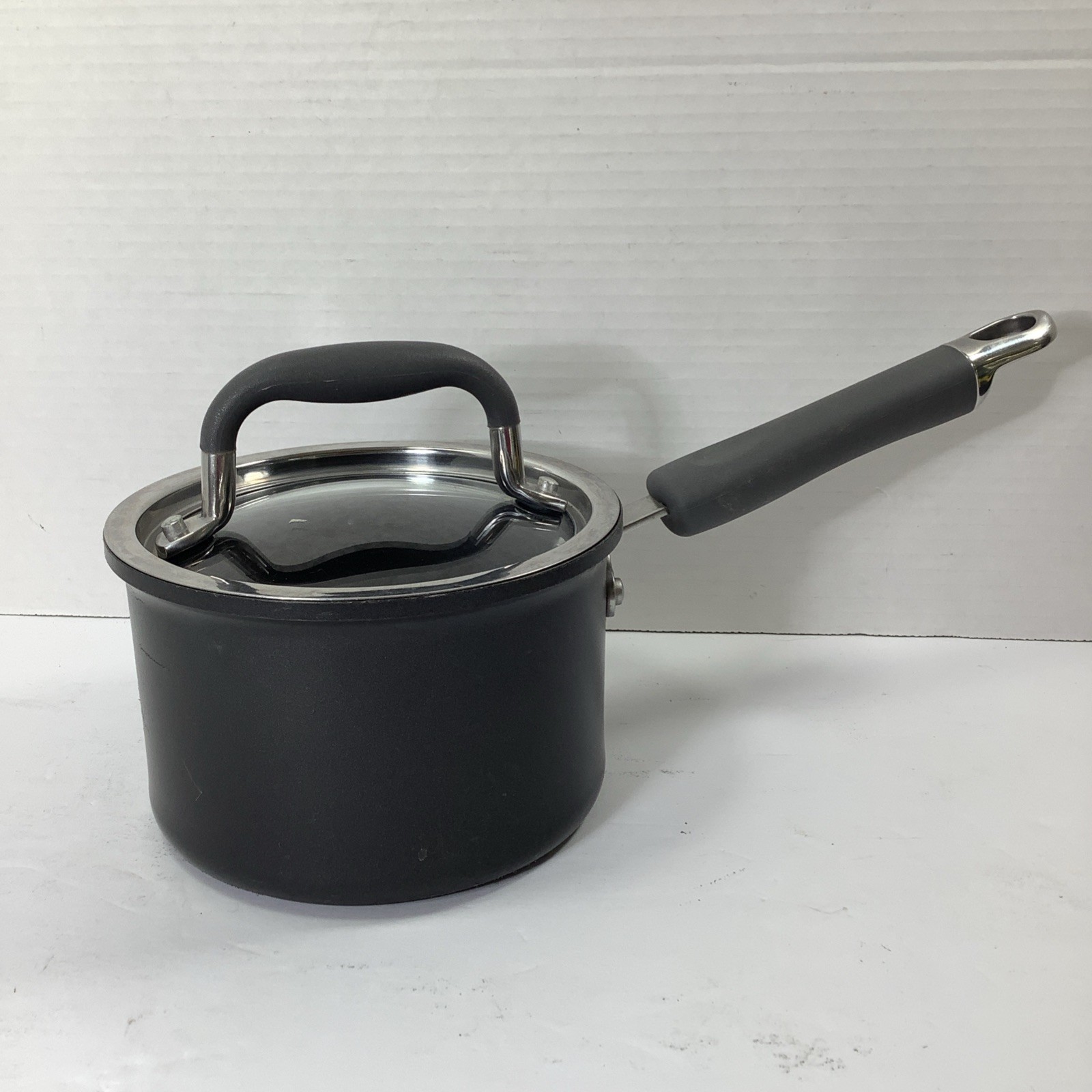 Pampered Chef 1.5 Quart 1.4 Liter titanium reinforced Hard Anodized Nonstick Lid