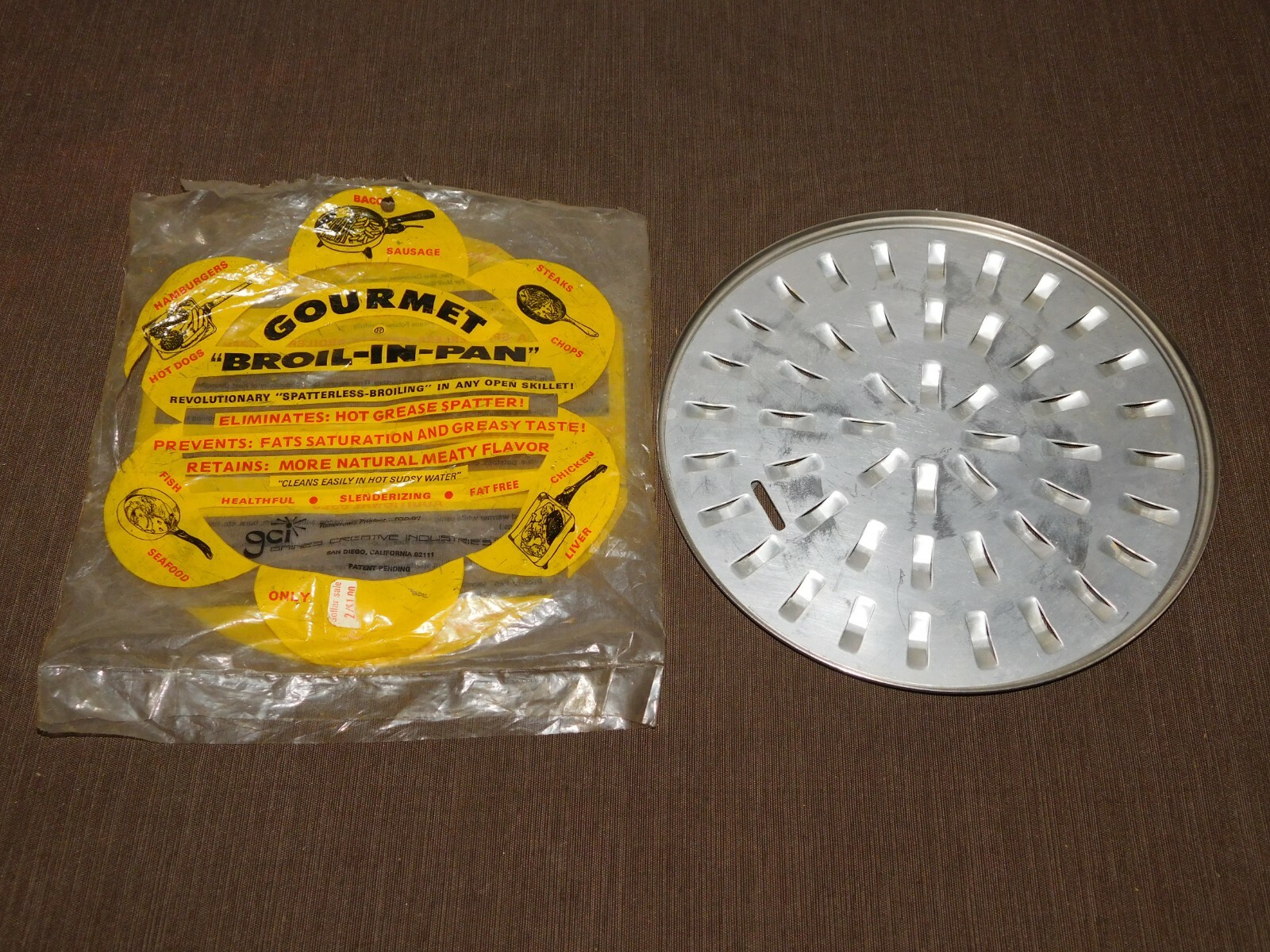 VINTAGE KITCHEN FOOD COOK GOURMET BROIL IN PAN