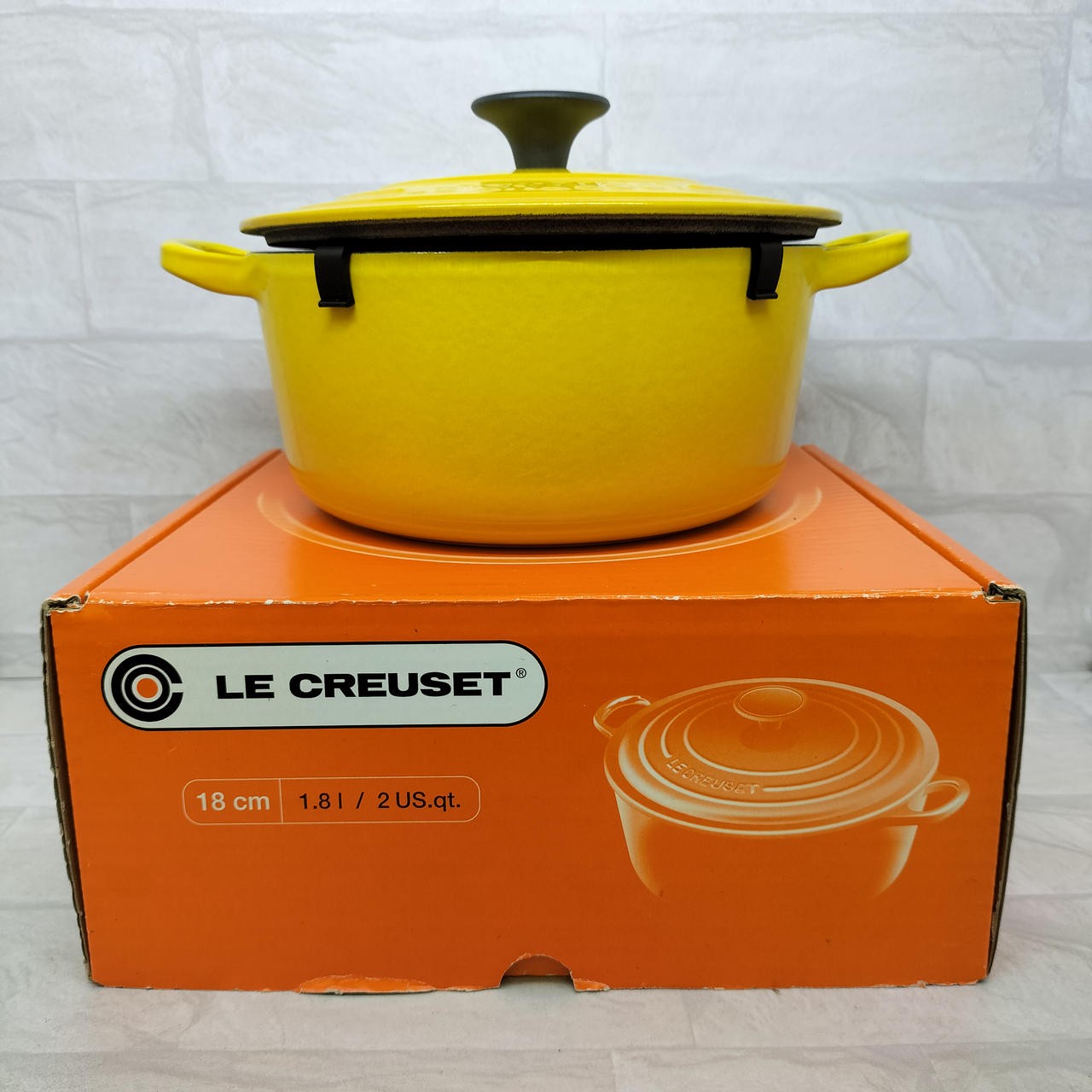 Le Creuset Cocotte Ronde Tradition 18cm 7 inch 2qt Dijon Yellow Cast Iron