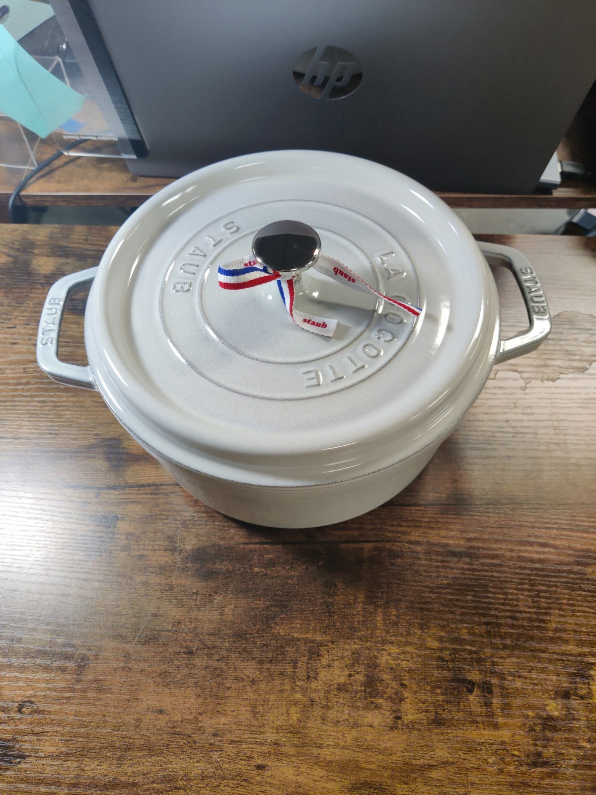 Staub Cast Iron 4-qt Round Cocotte WHITE NIB