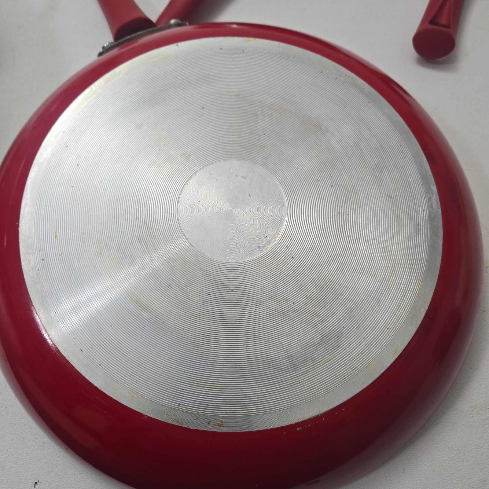 Nonstick Cookware Set 3-Piece Red Aluminum Stay-Cool Handles Skillets