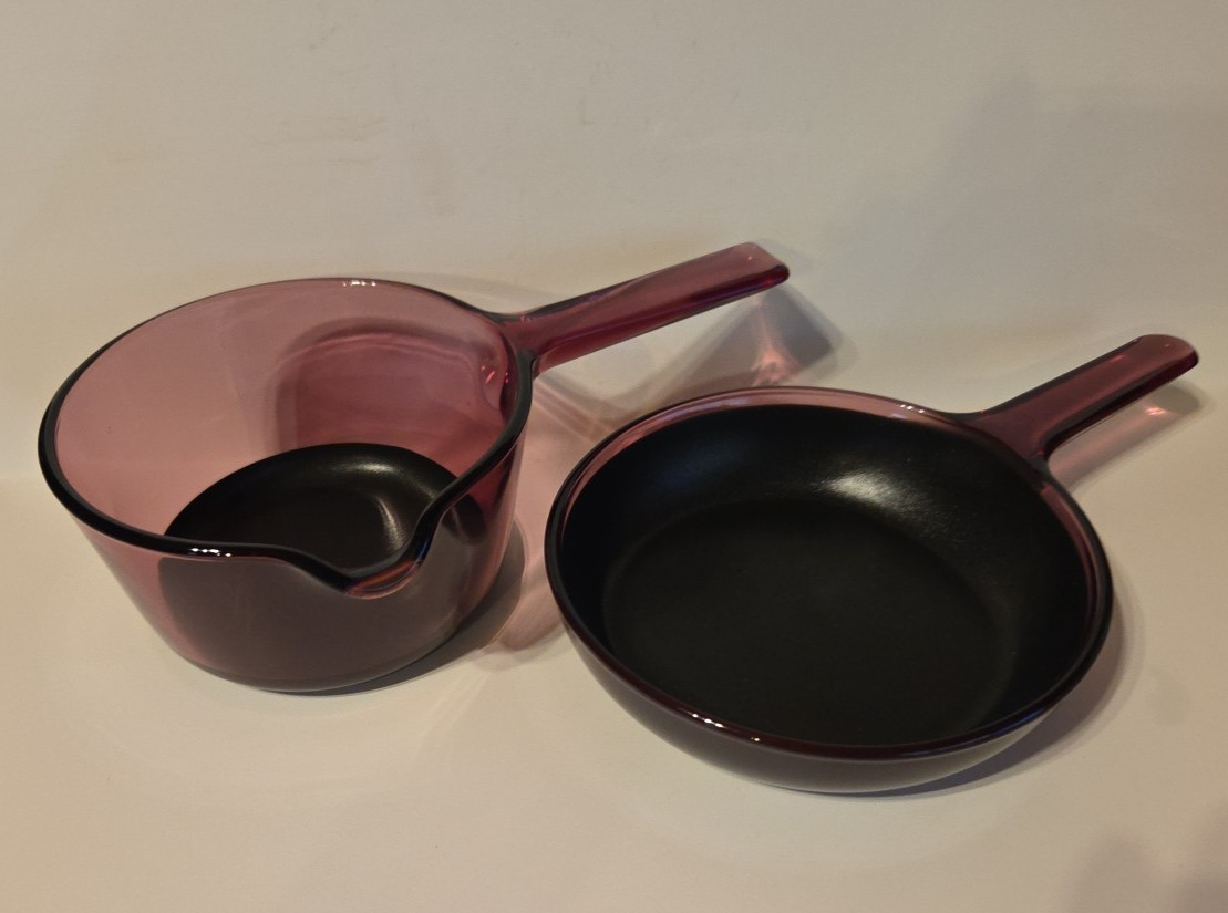 Corning Visions Cranberry Pour Spout 1L Teflon Sauce Pan + 7″ skillet.
