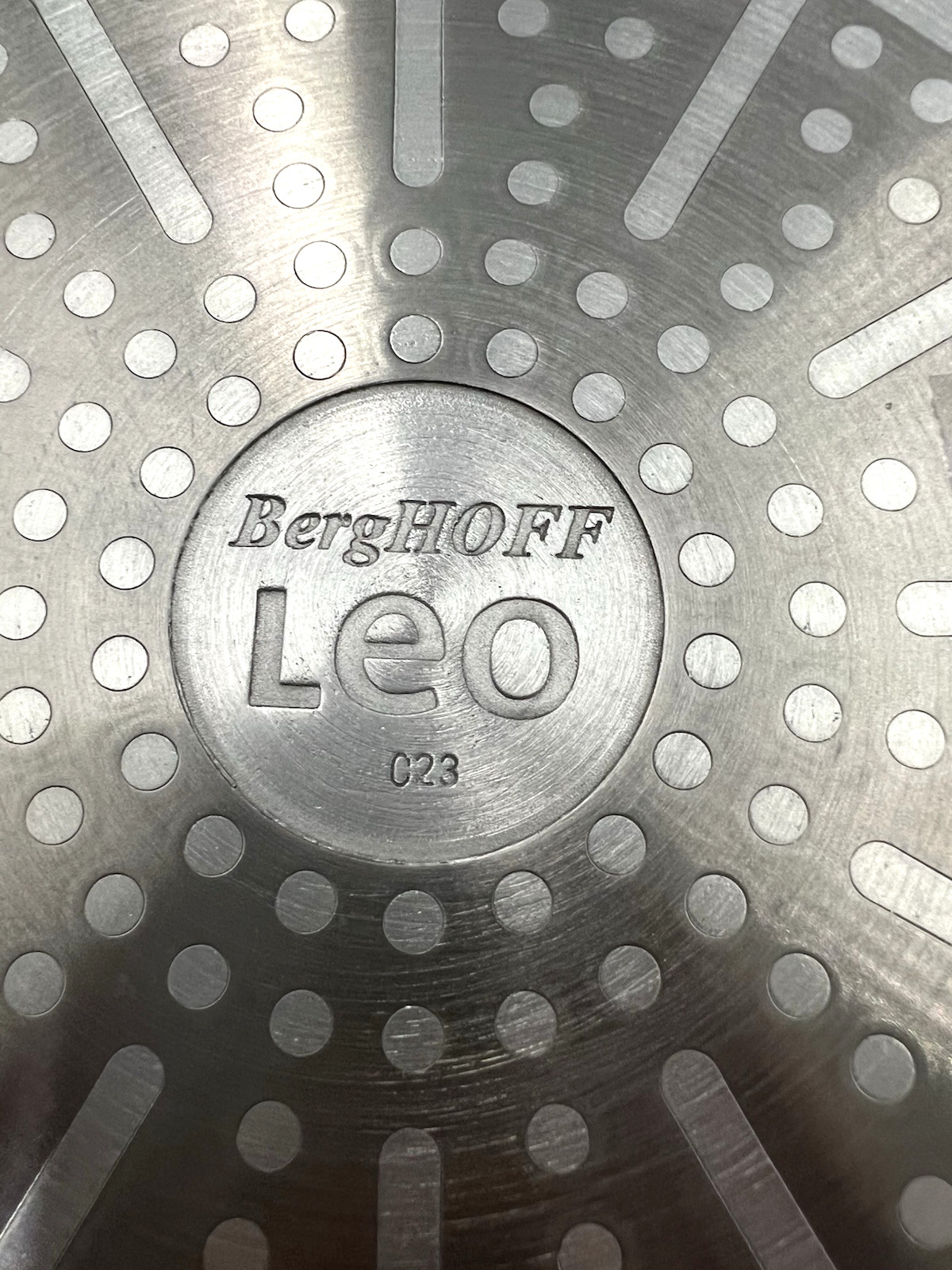 BergHOFF Leo Non-Stick Covered Saucepan Gray 8″ Belgium 2.3QT