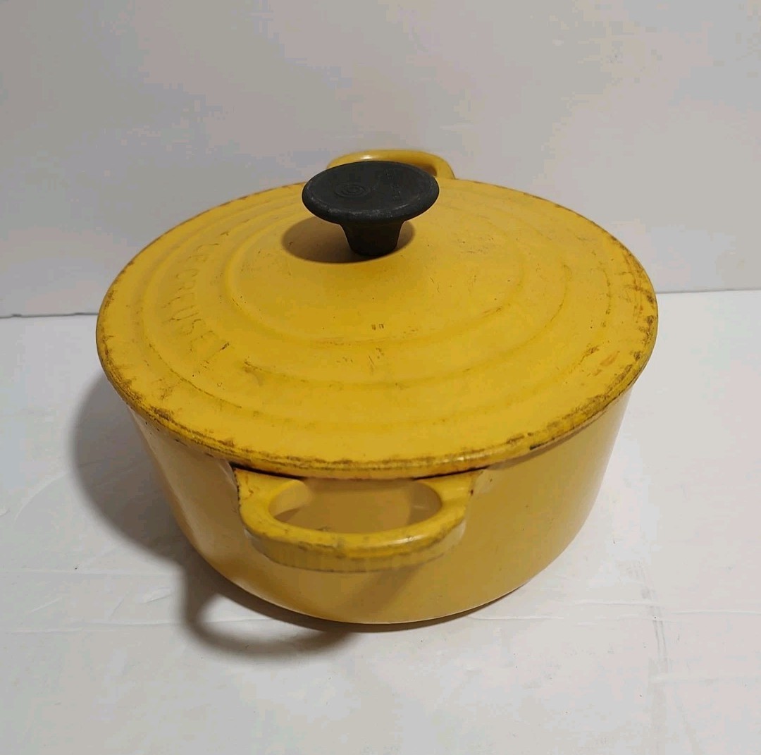 Le Creuset Round Yellow Cast Iron Casserole Dish Pot Dutch Oven 18cm Diameter
