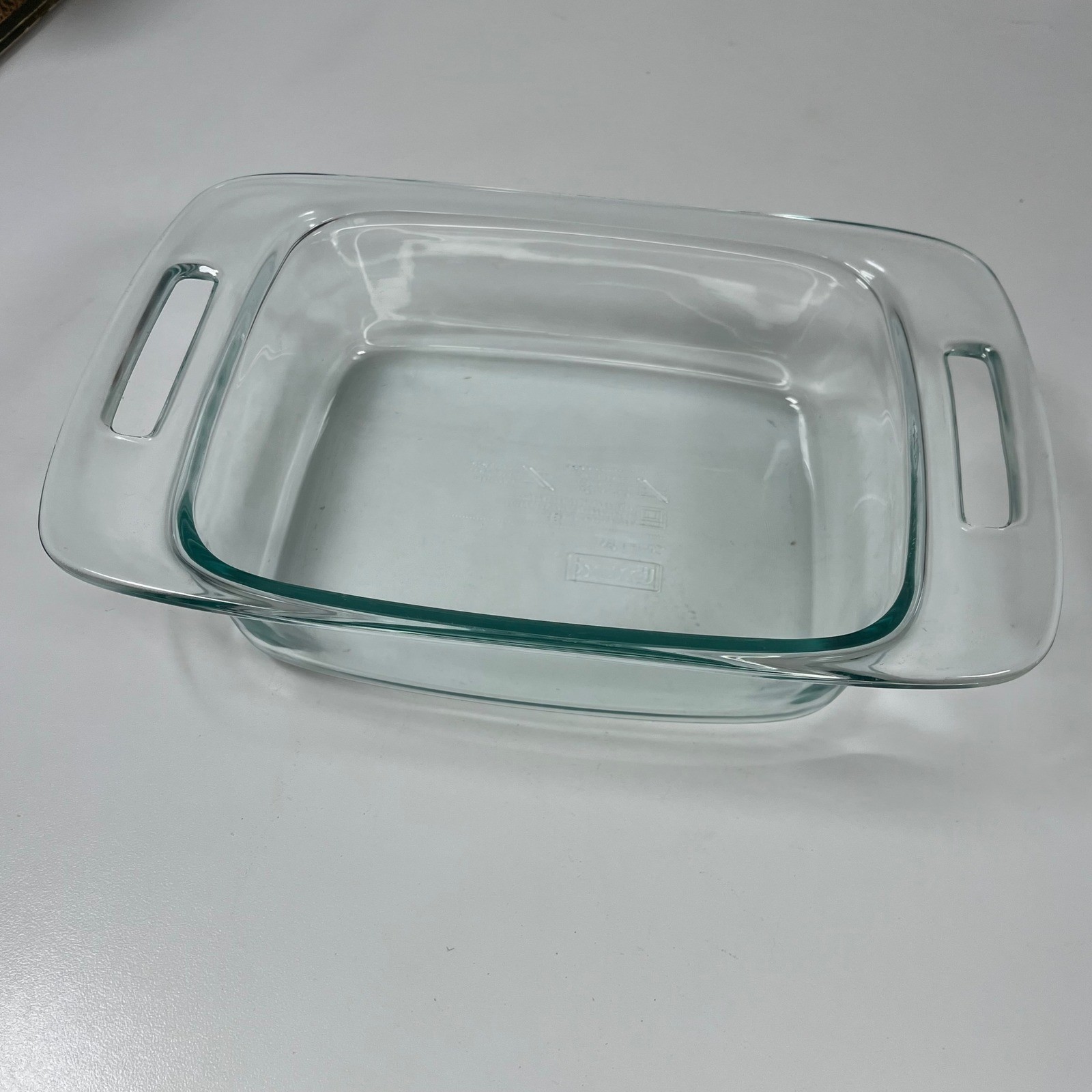 Pyrex 2 Quart Clear Glass Casserole Dish with Lid Rectangular Baker 1.9L USA