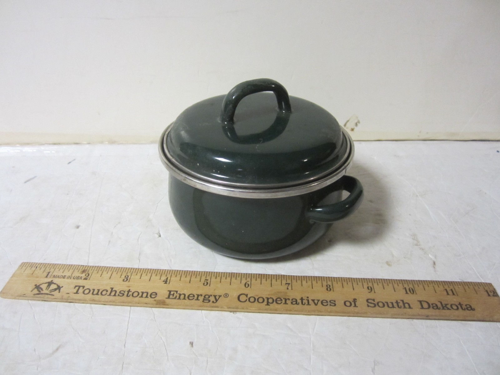 Megaware Green Enamelware Cooking Pot .5 qt w/Lid made in Spain Forest green