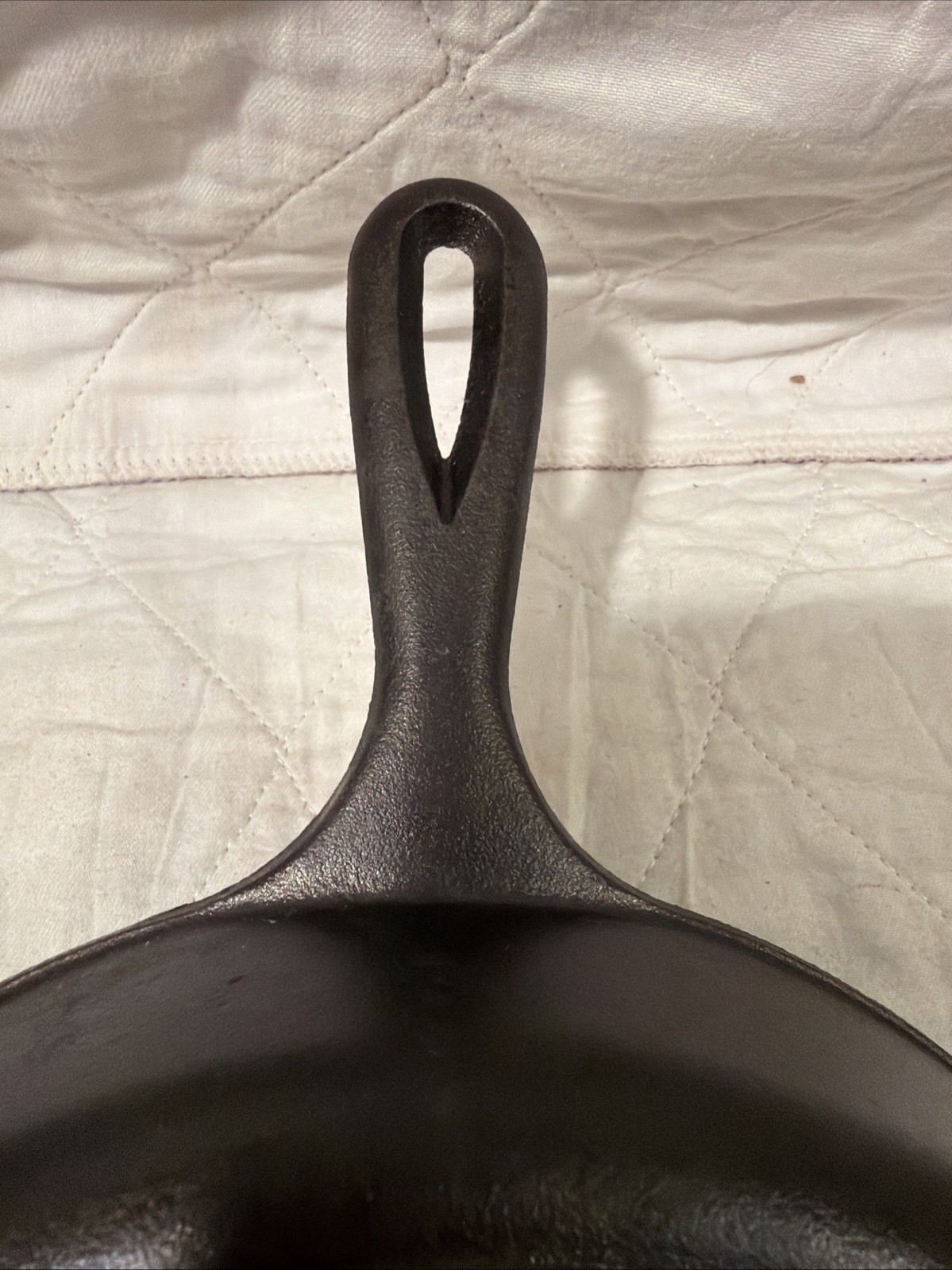 Lodge Wildlife Series-10.25″ Cast Iron Skillet with Deer Scene, 10.25″, Black
