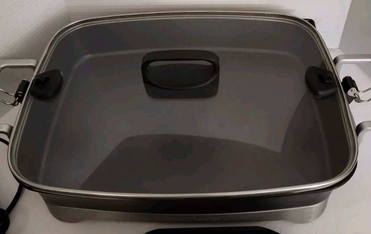 West Bend 15″ X12″Inch 2″X 3/4″ Deep,Non-stick Electric Skillet In Great Cond.