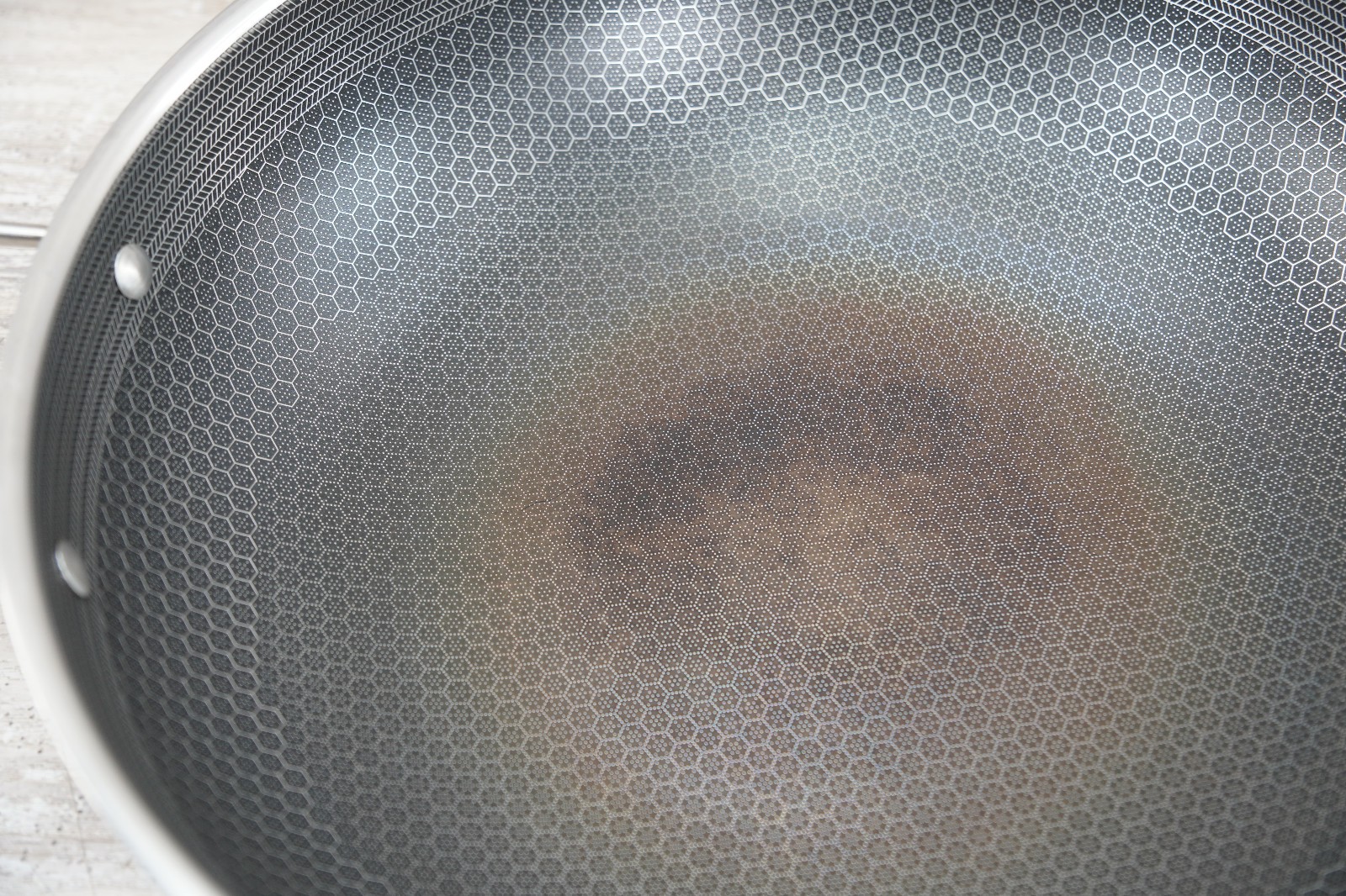 HexClad Hybrid 14″ in Wok with Stainless Steel Lid Nonstick Cookware #7549