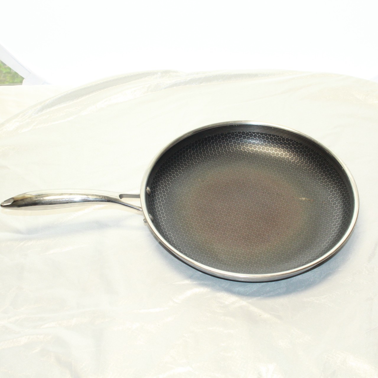 HexClad 12 Inch Hybrid Nonstick Oven and Dishwasher Safe Frying Pan – No Lid
