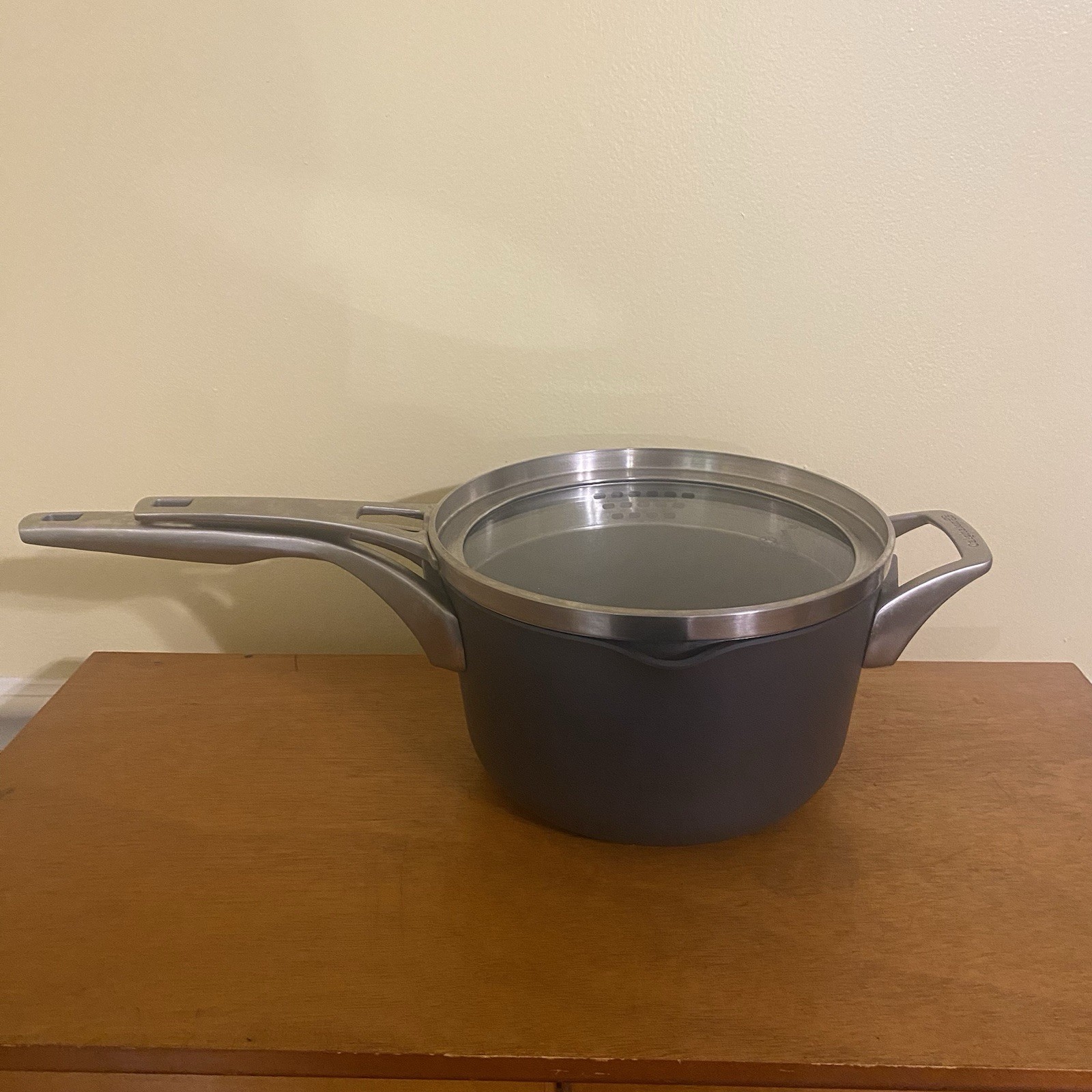 Calphalon 3.5 Pan With Vented Lid 9” Diameter, Handle 8” Weighs 5lbs