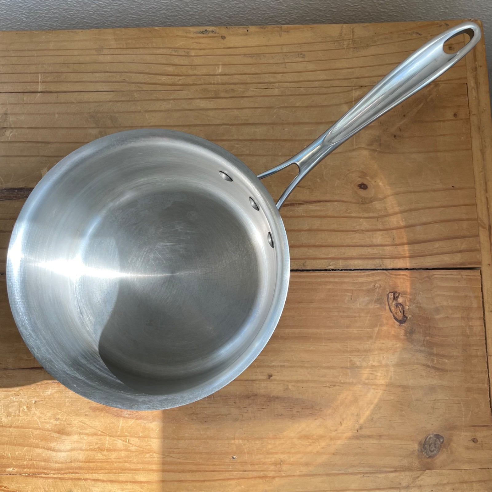 CALPHALON 87022, 2.5 QT/2.3L pot, NO LID, Pre-owned SAUCE PAN.
