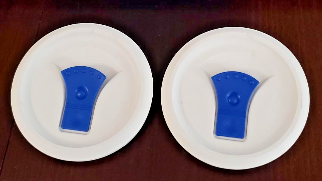 CorningWare – 20oz Round Pop Ins Mug Vented Lids (F-22) – Set of 2 – Gently Used