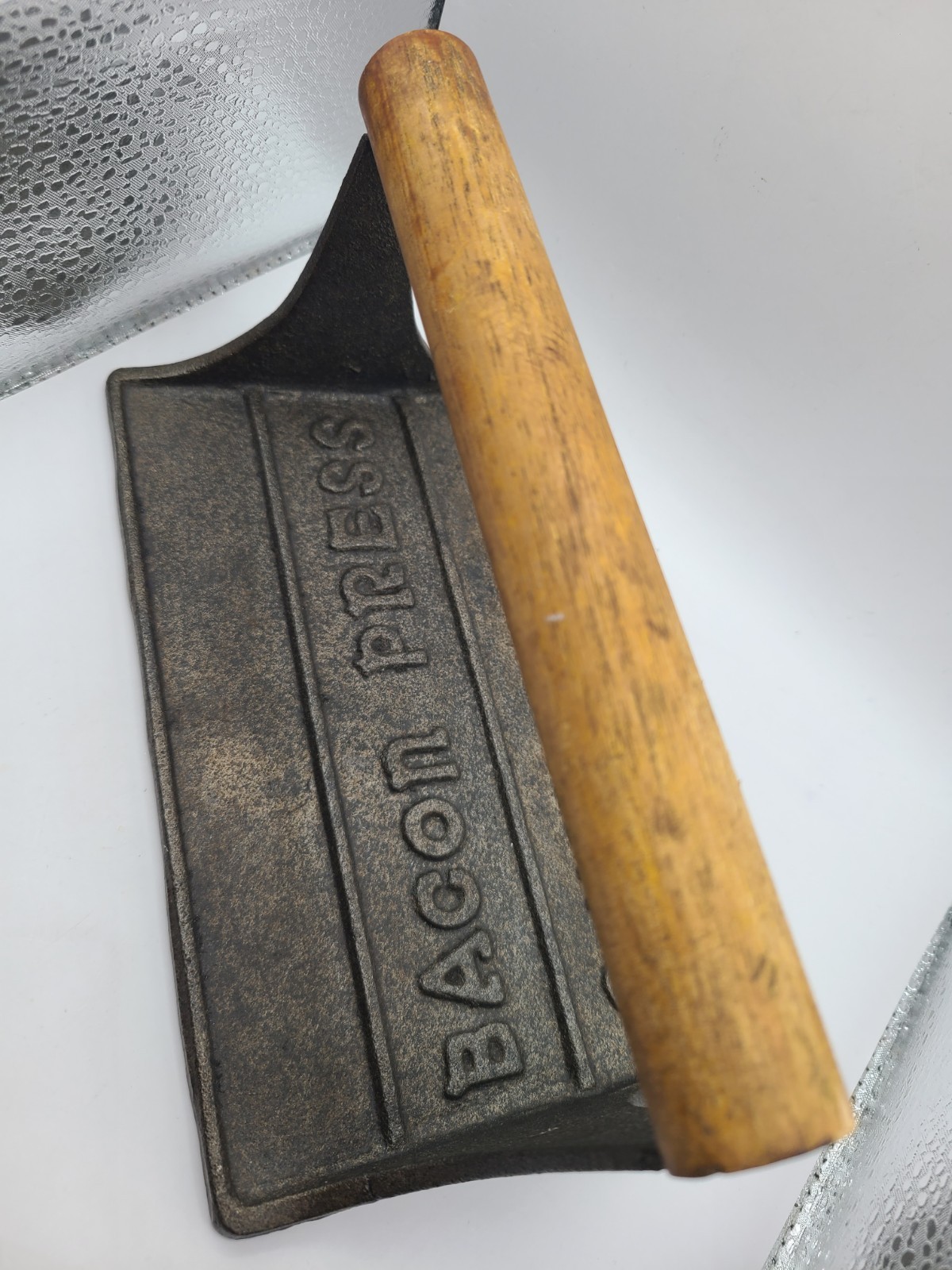 Vtg Cast Iron Albert E. Price Ink Bacon Press Wood Handle 3 Piggies 7 x 4 x 4″
