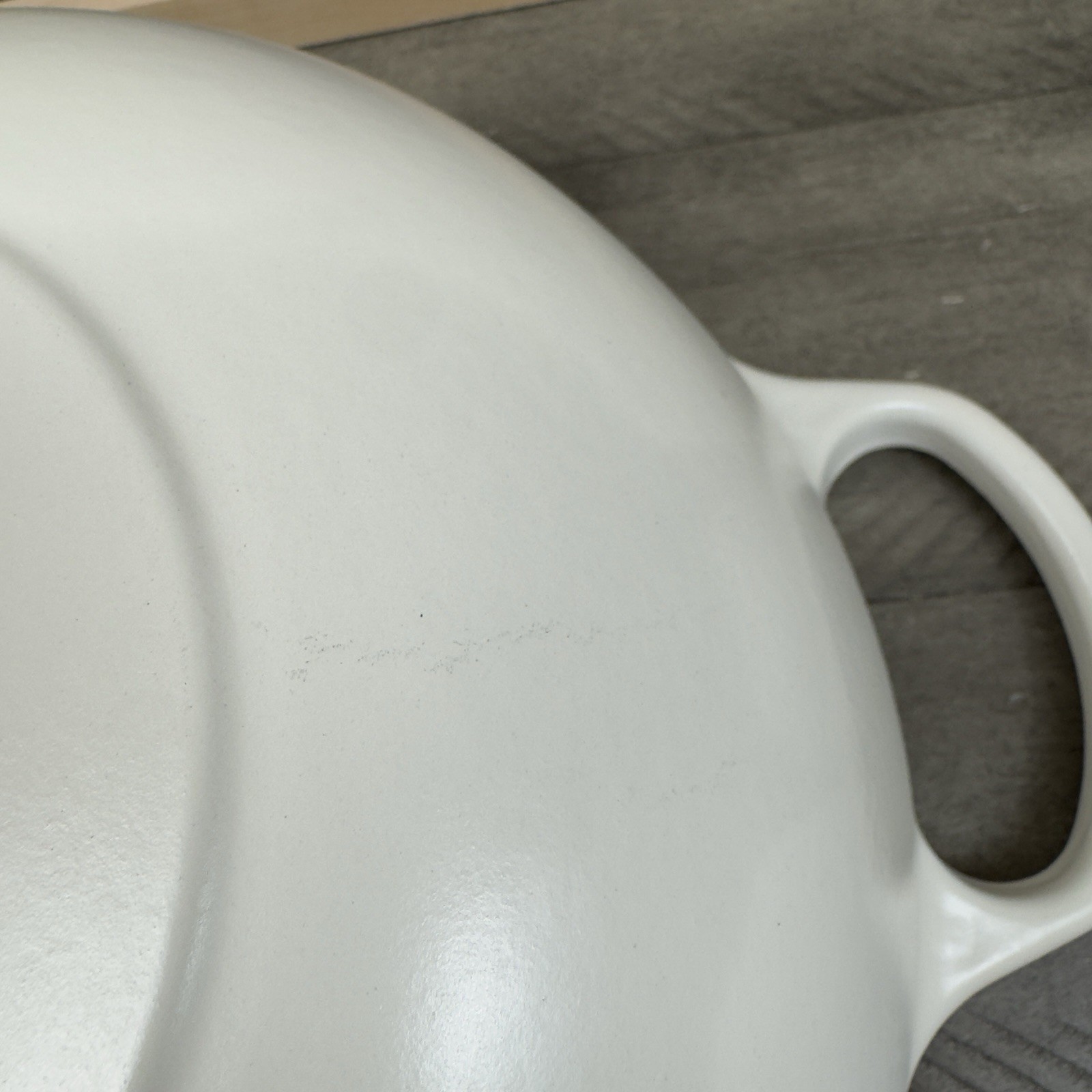 Le Creuset Enameled Cast Iron Soup Pot 4 1/2-Qt. Matte White Scuffed Read NWOB