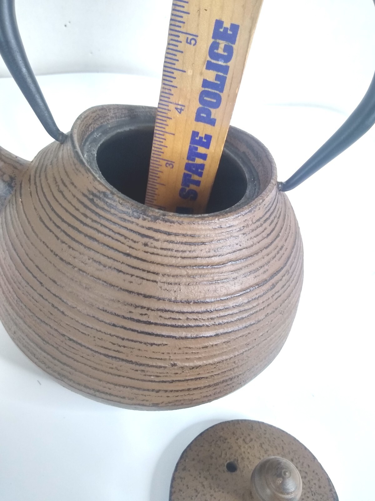 Cast Iron Brown Round Ridged Ceramic Coated Teapot Metal Mesh Strainer Lid