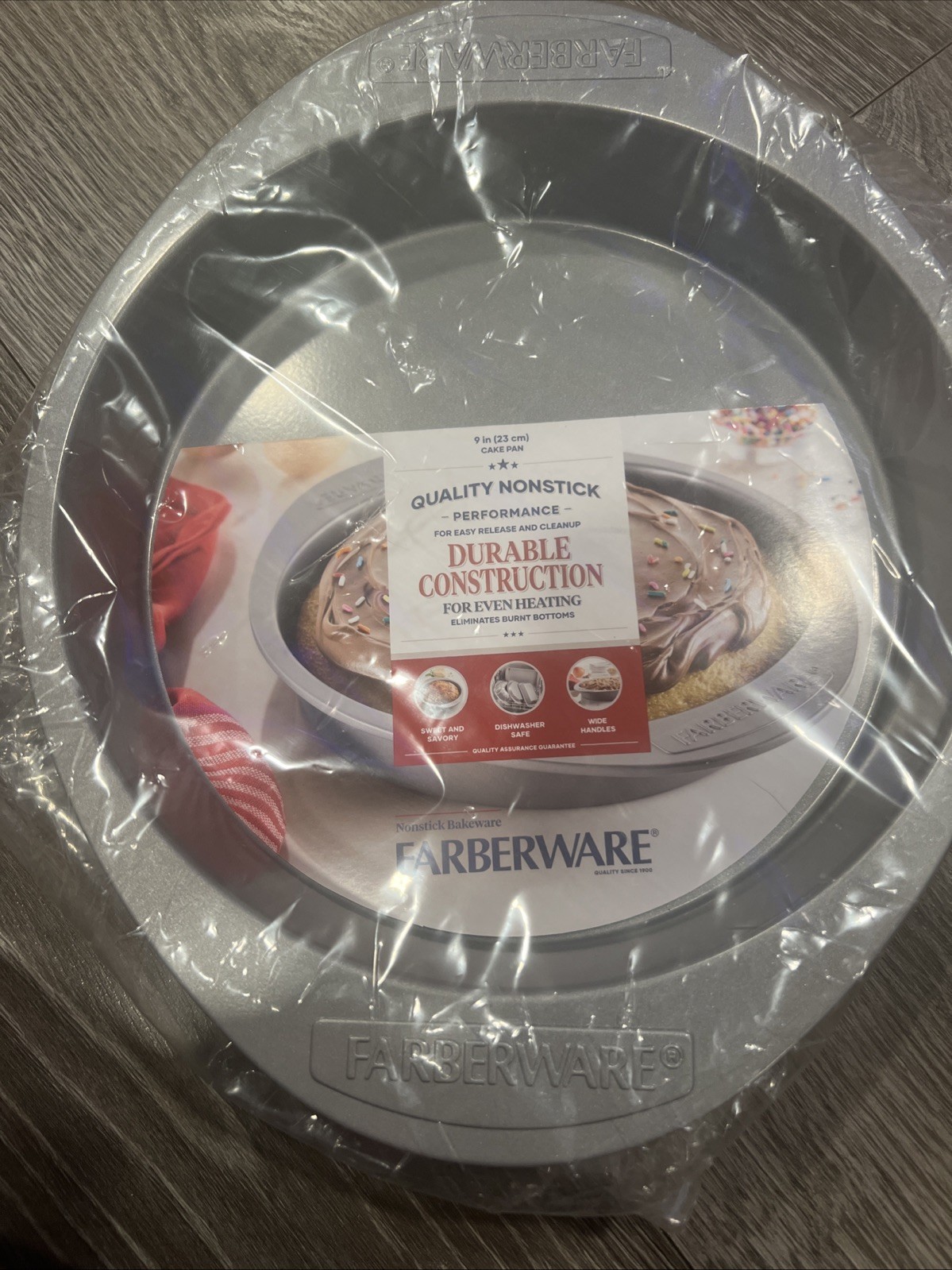 Faberware Durable Construction Round Cake Pan