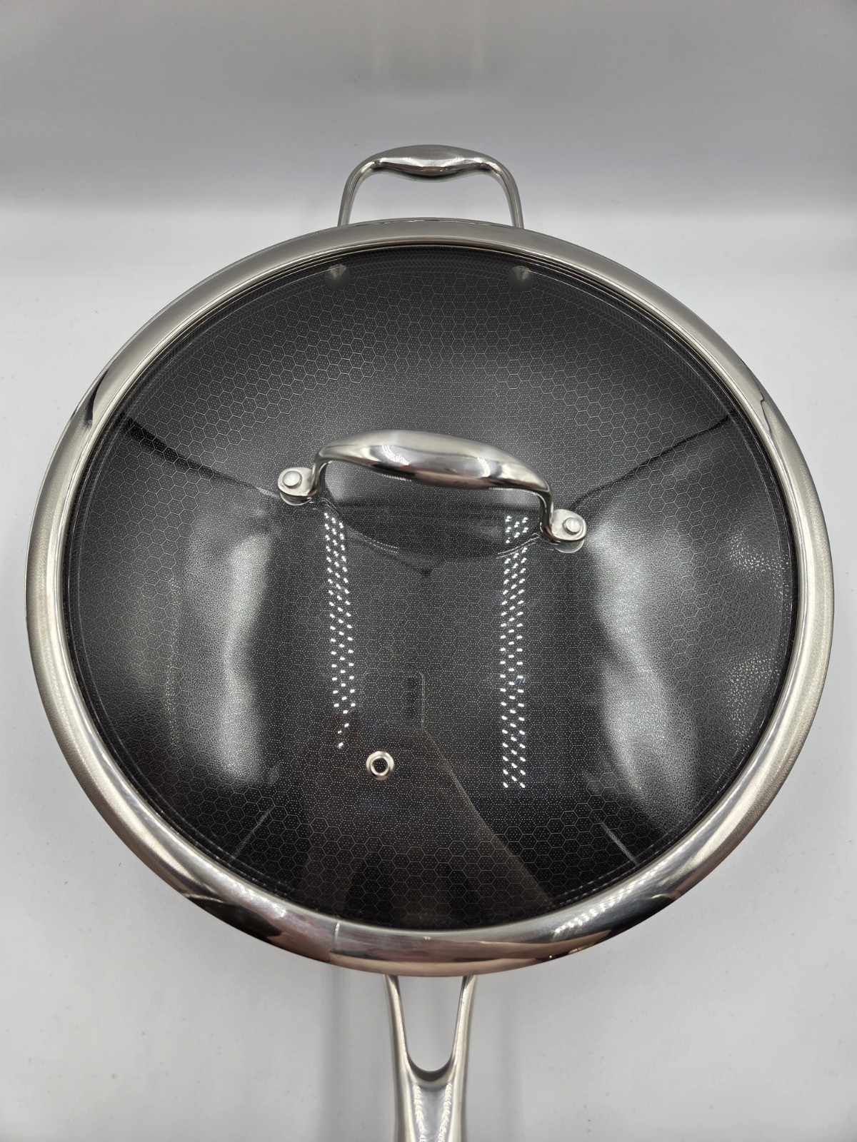 HexClad 12″ WOK with LID 12-Inch Hybrid Nonstick Pan – Used Good Condition
