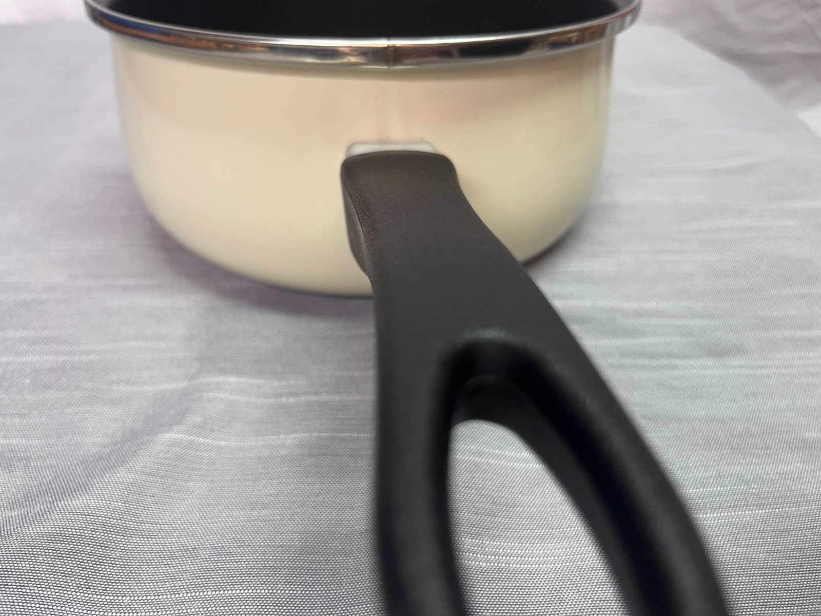 MEGAWARE White 2qt Ceramic Saucepan Gas Electric Induction Spain W/Lid retro
