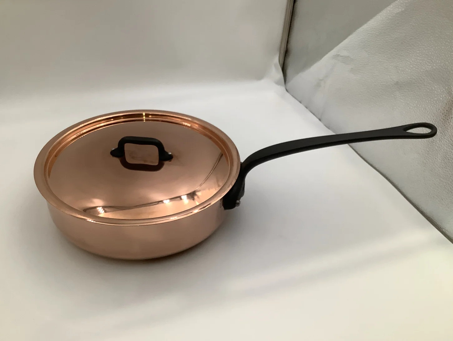 Mauviel M’Heritage 150 CI Polished Copper & Stainless Steel Saute pan. 9,45 In.