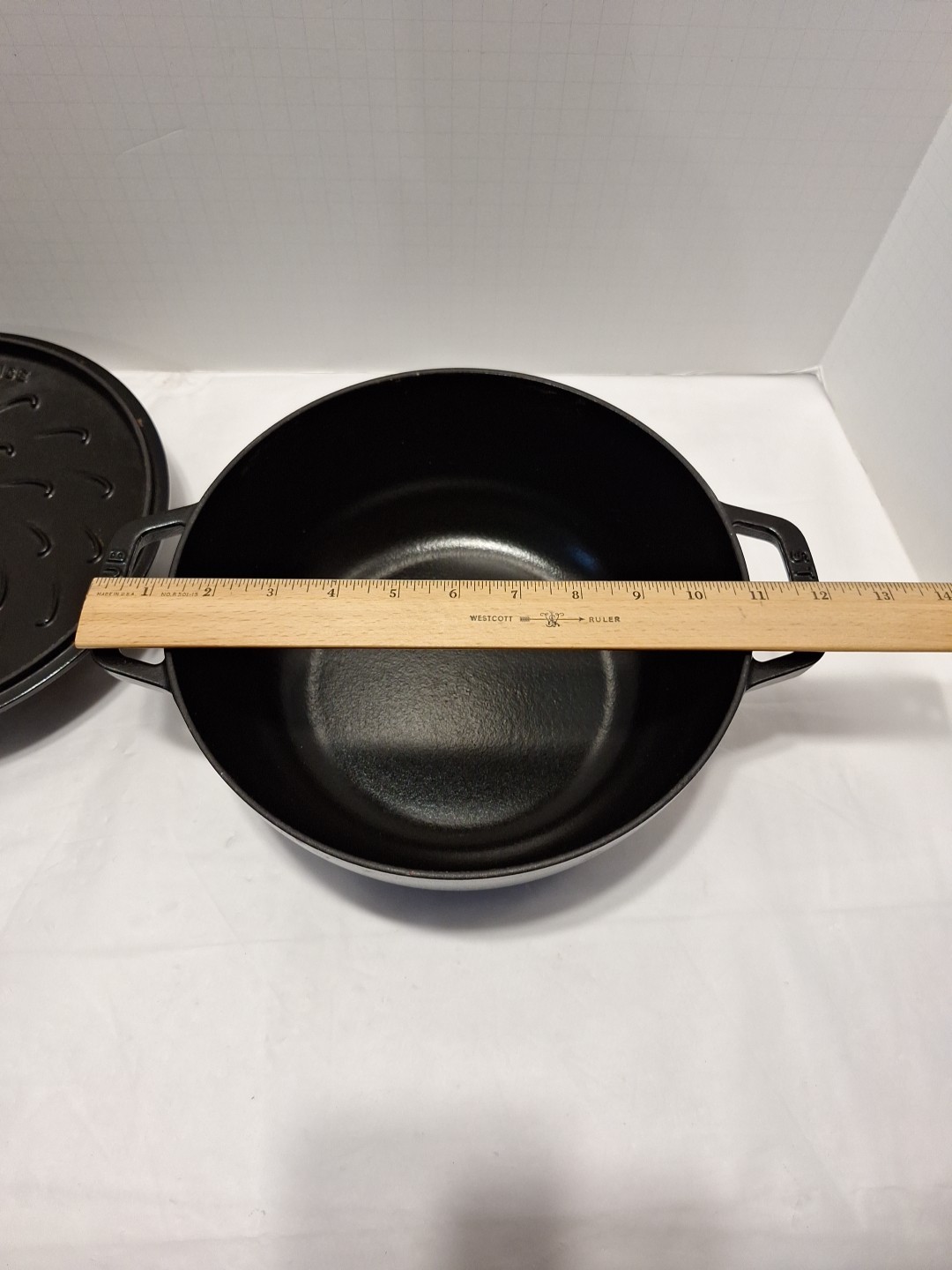 STAUB 24cm/3.75-Qt Essential French Oven Matte Black France Read Desc See Pics
