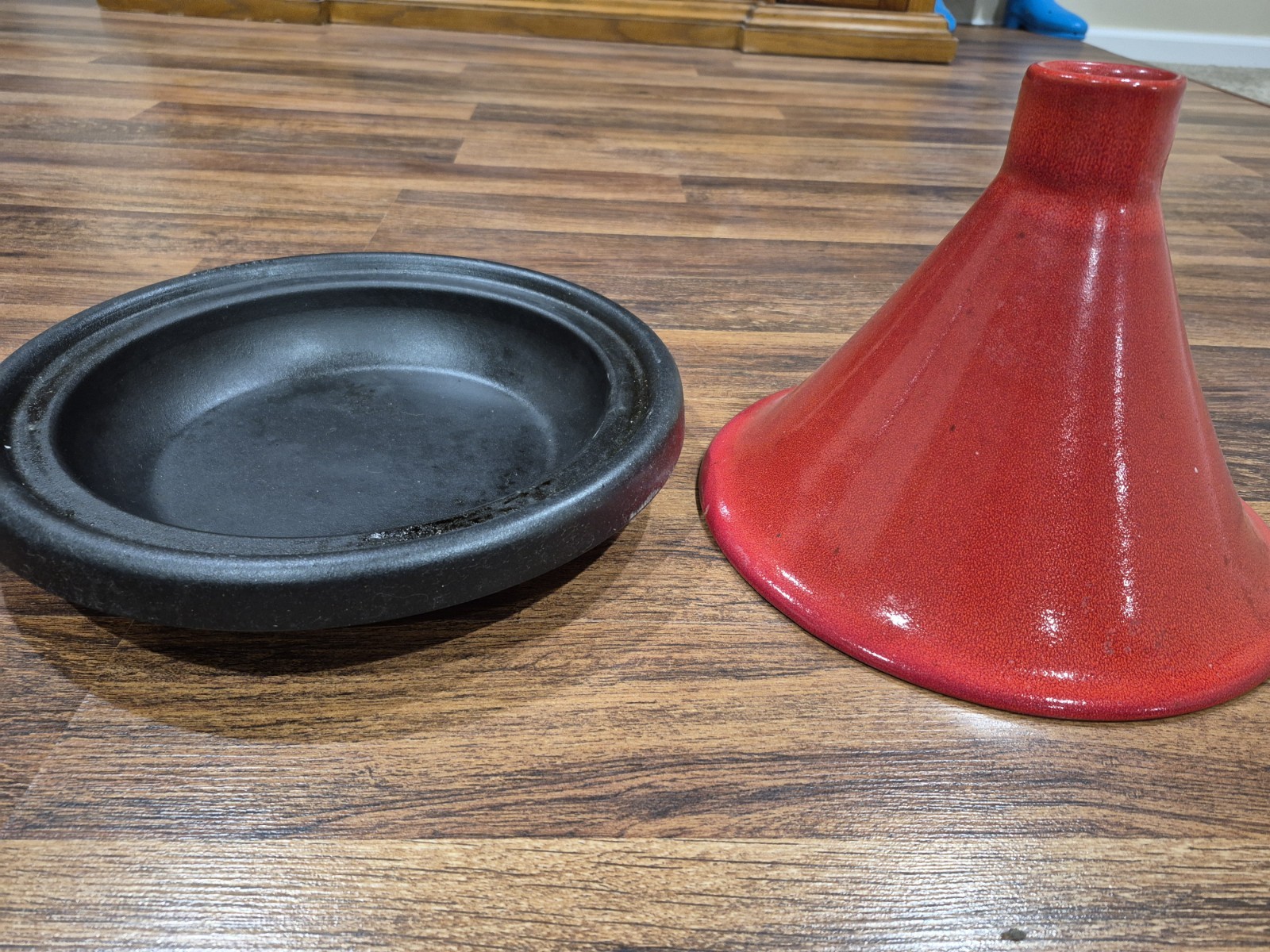 LE CREUSET 27 France Red Enamel Cast-Iron Stoneware 2.5qt Moroccan Tagine