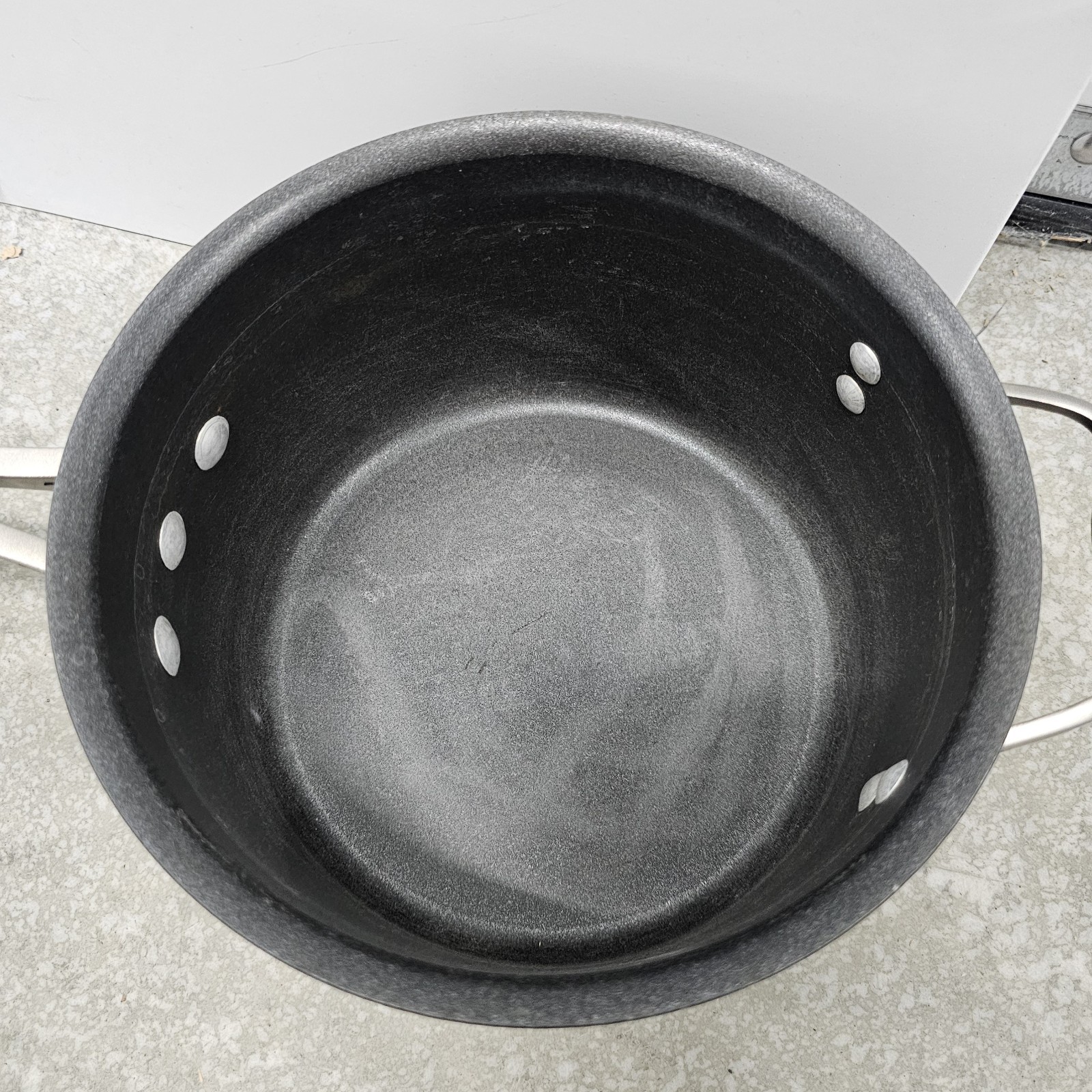 Calphalon Nonstick 4.5 QT Pot With Lid