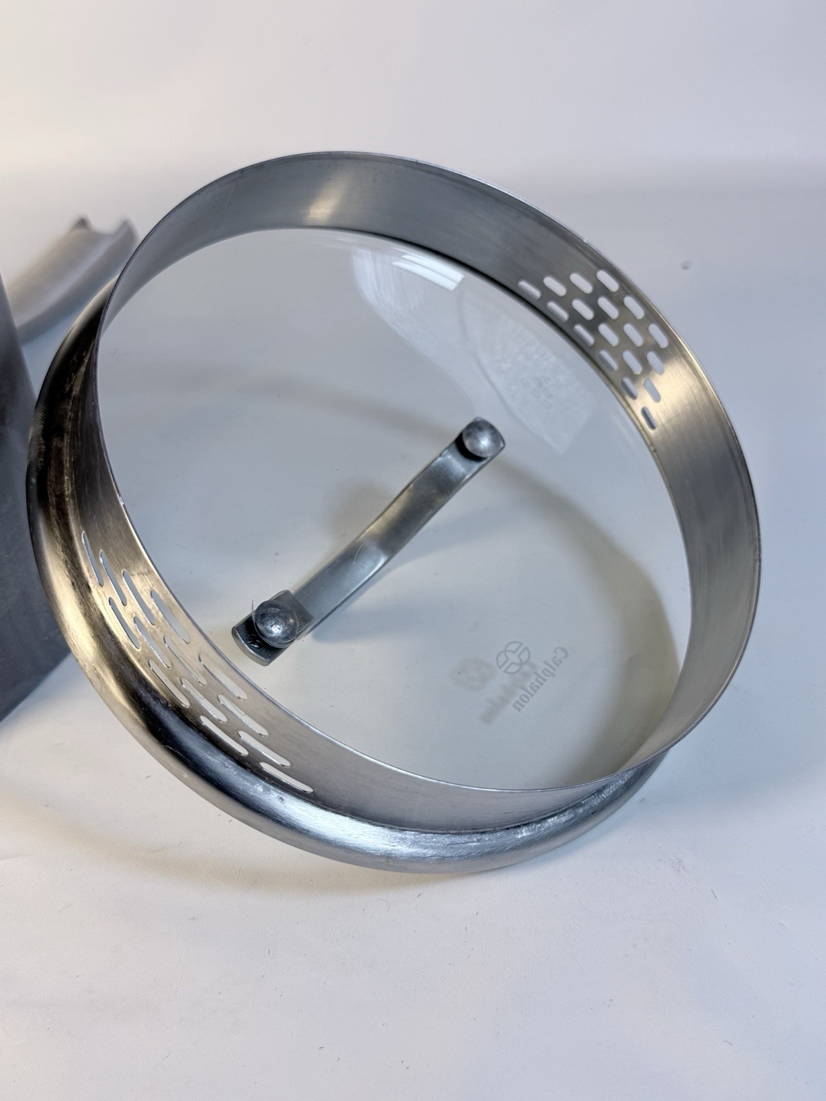 Calphalon Classic 2.5 Qt Hard Anodized and Enamel Saucepan Gray 87025 With Lid