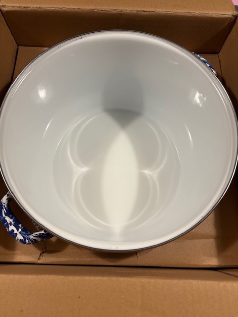 Golden Rabbit Enamel 18qt Stock Pot with Lid/Stand, minor manufacturing defects