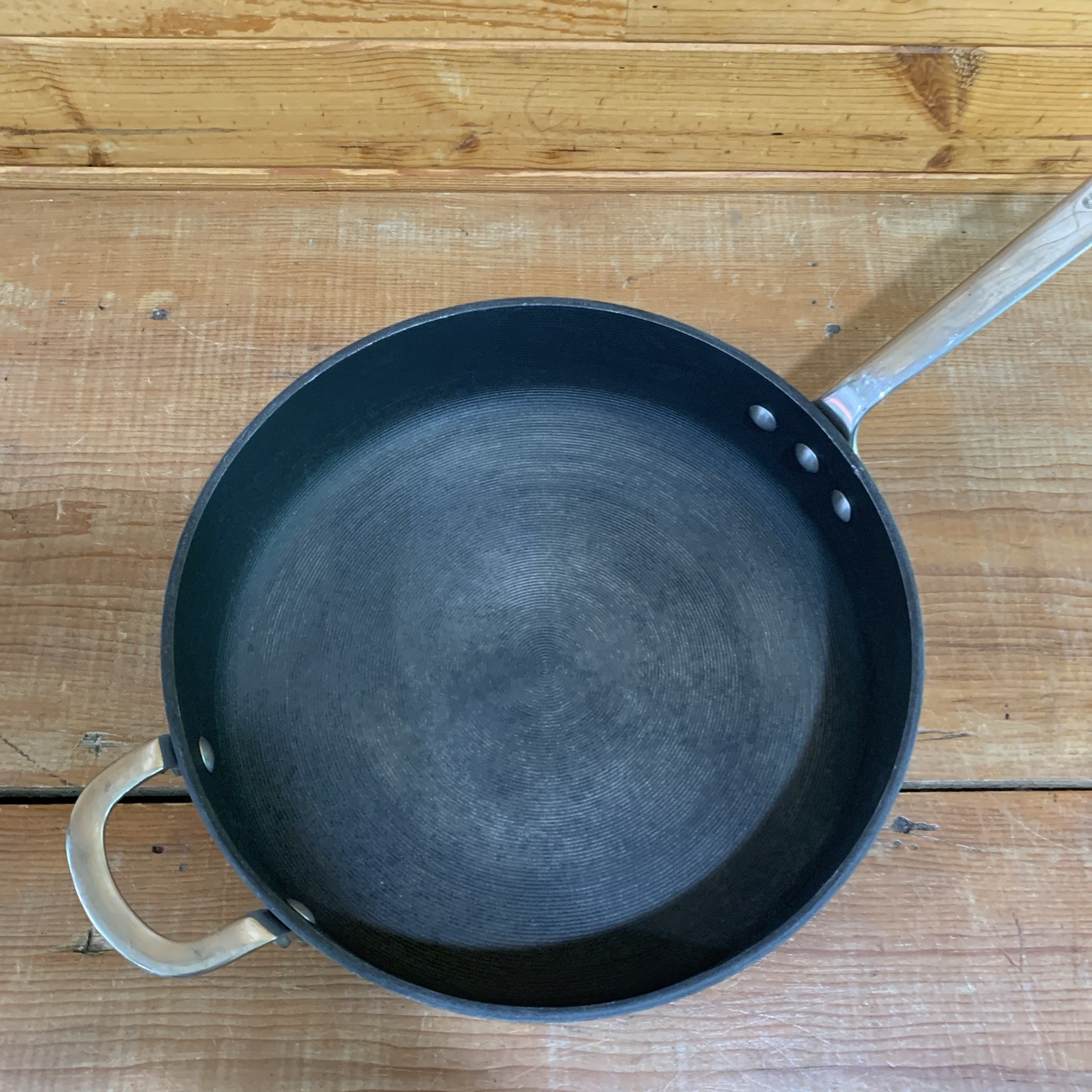 CIRCULON Commercial 12″ Non Stick Saute Pan 6 Qt 5.7 L Meyer Hong Kong HCBA496