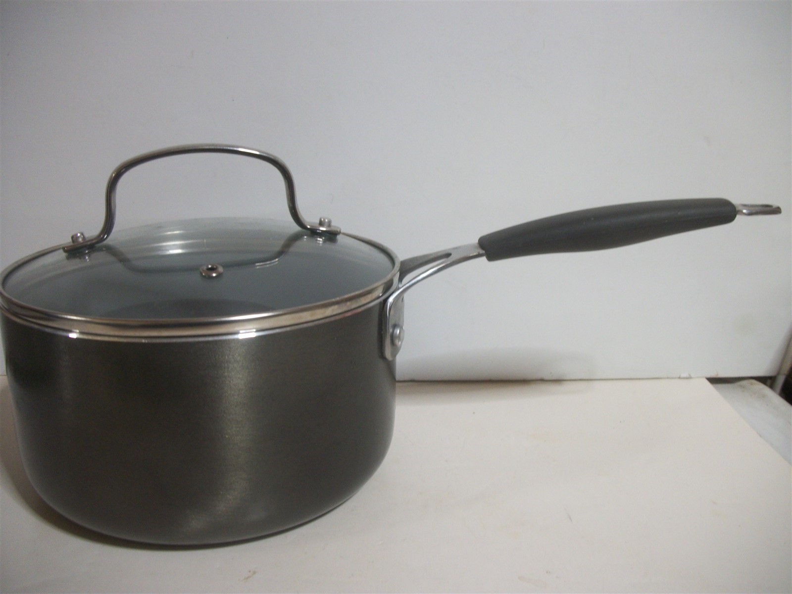 Food Network Saucepans 1 1/2 Qt, 2 1/2 Qt w Glass Lids Non Stick Graphite