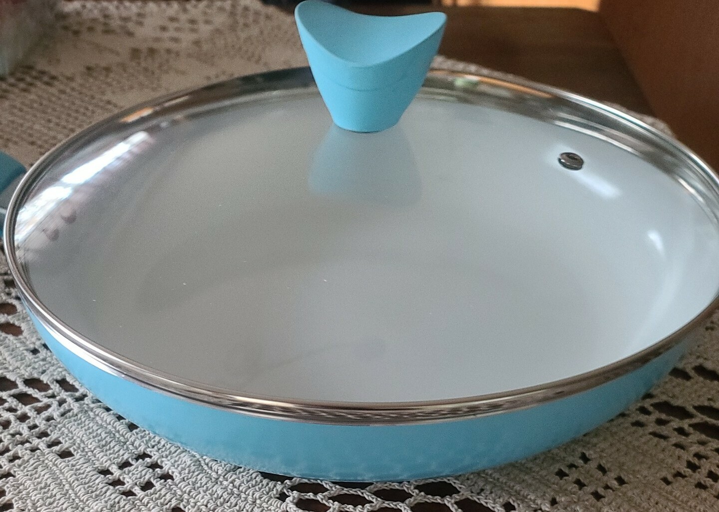 Shineuri ~ 11″ Fry Pan ~ Powder Blue ~ Aluminum ~ Non Stick Frying Pan ~ W/Lid