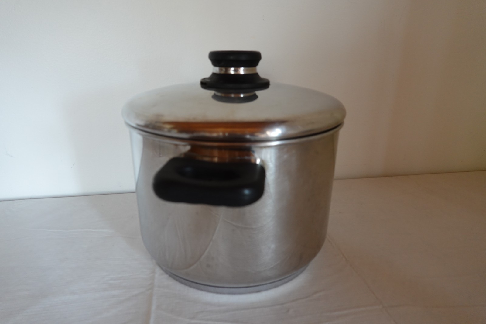 Cooks Club 18/10 Stainless Steel 8 Qt. Stockpot Pot w/Steamer Lid and Handles