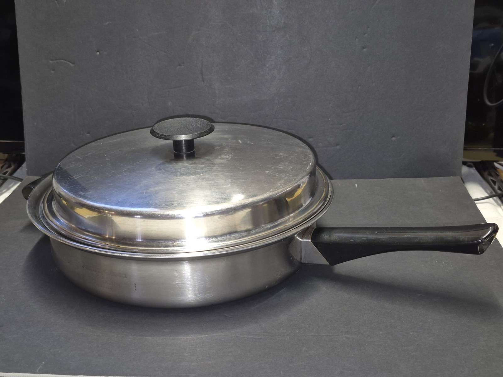 Amway Queen 973 11″ Pan w/ 9724 Poaching Insert & 6×972A Cups – Complete
