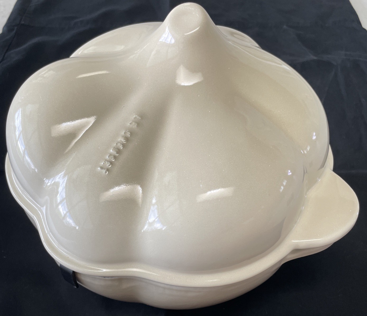 RARE LE CREUSET COCOTTE GARLIC 🧄 CAST IRON POT 22cm EXCELLENT CONDITION