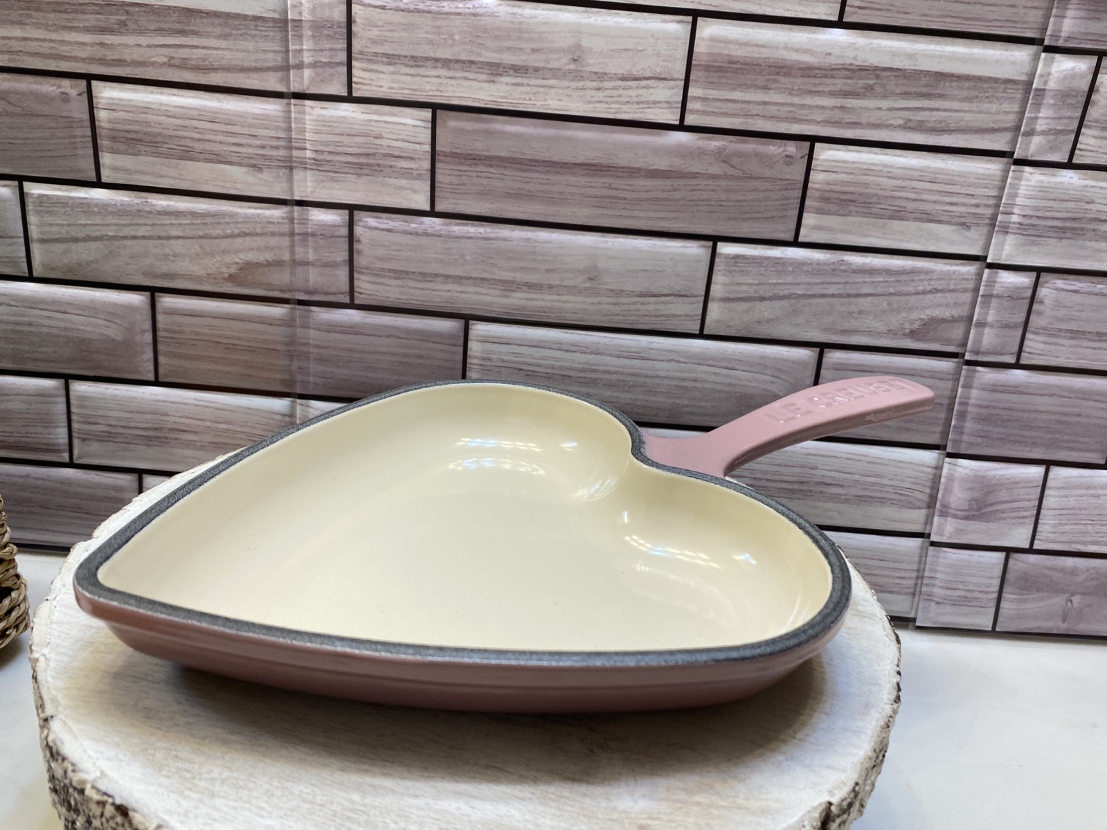 Le Creuset❤️ Heart Cast Iron Skillet 16cm Mauve Pink Made in France
