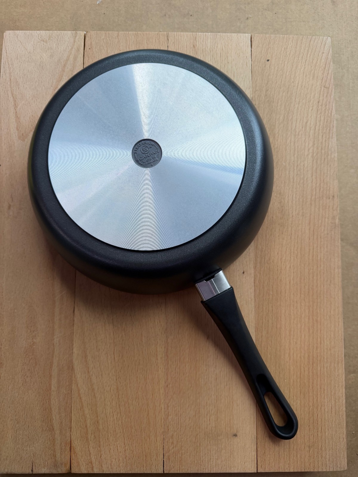 Scanpan Classic 10.25″ Saute Pan with Lid (Dented Pan)