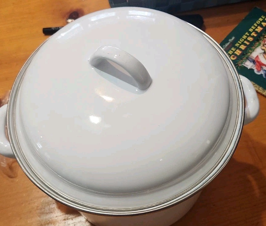 White Enamelware Silver Trim Stock Pot with Handles 6 Qt 12 X8 Farmhouse