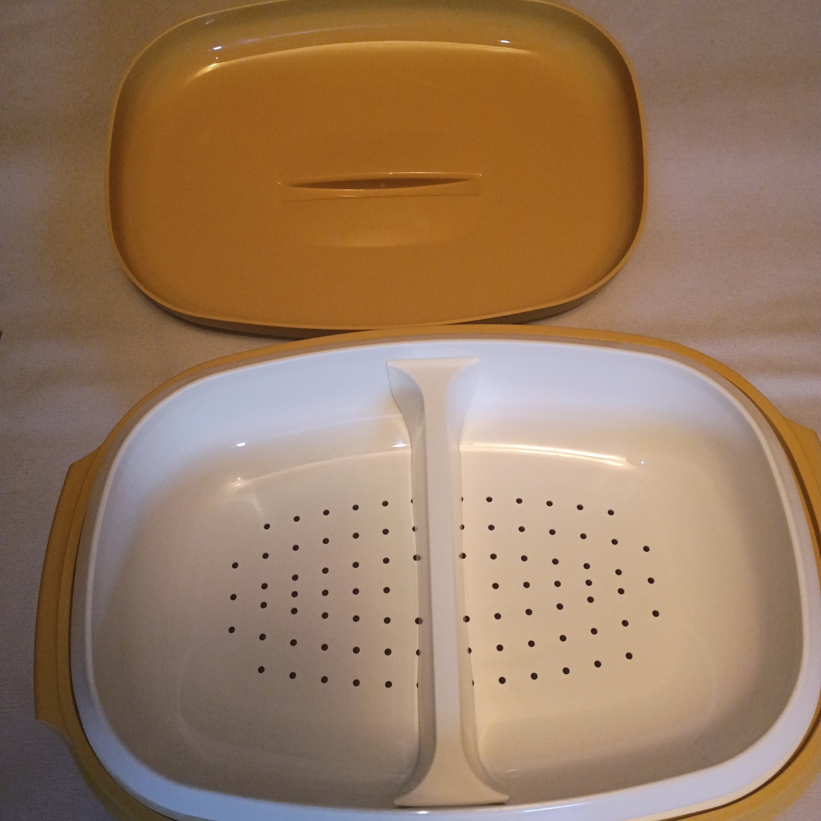 Vintage MCM Tupperware Vegetable Steamer with Divider and Lid Harvest Gold USA