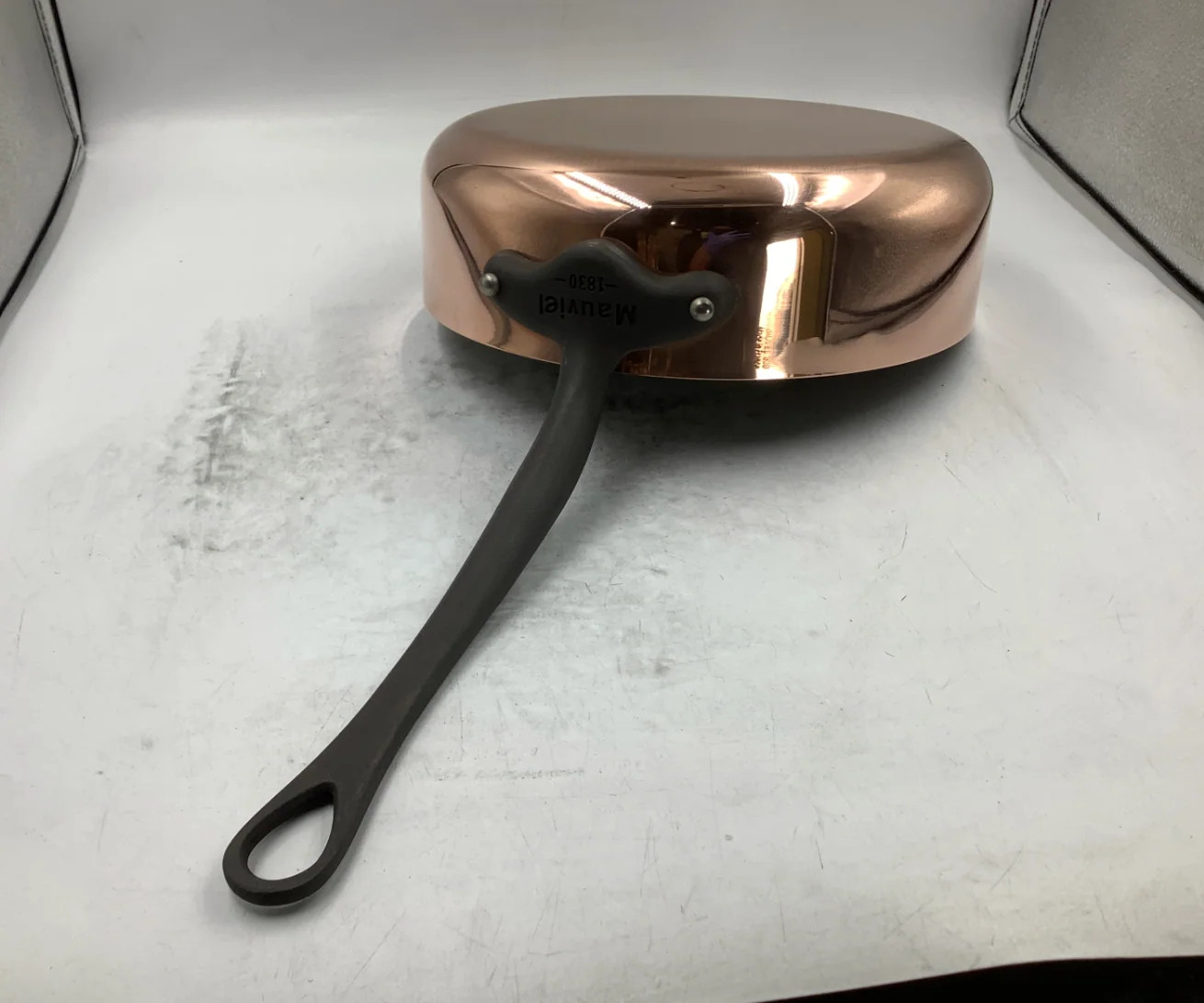Mauviel M’Heritage 250 CI Copper Saute pan With Lid, Cast Iron Handle, 3.3-Qt