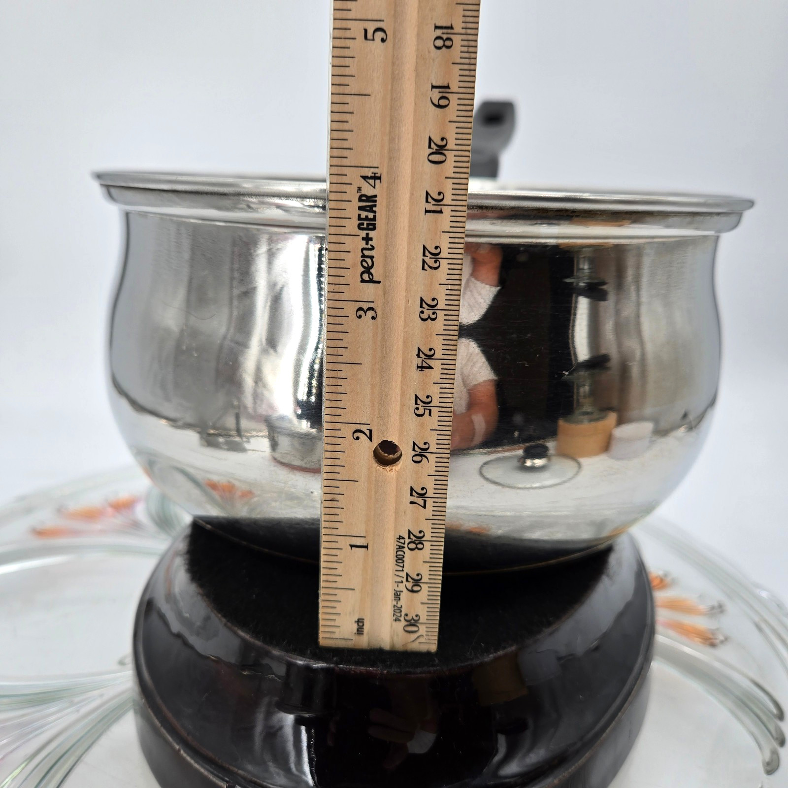 Oster Stainless Steel Pot w/Glass Vented Lid Cooking 2 Qt Sauce Pot.